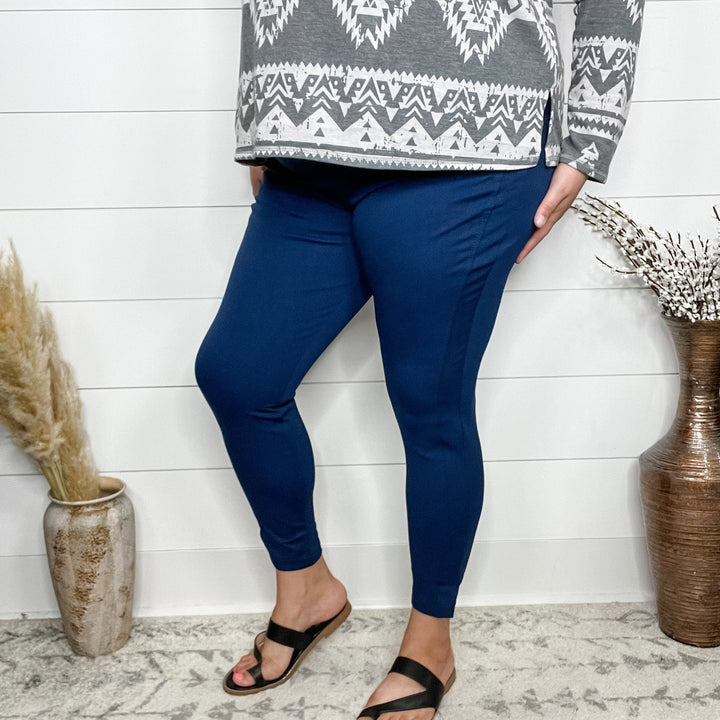 "Disappearing Act" Pull On Skinny Capri Trousers (Navy)