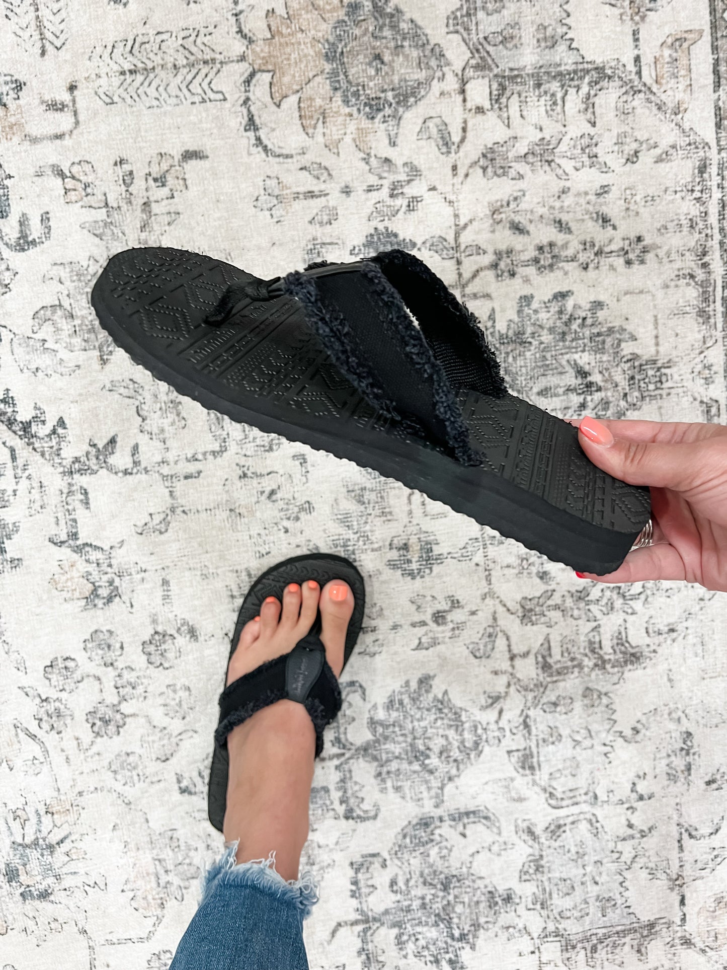 Gypsy Jazz "Brexly" Flip Flops (Black)