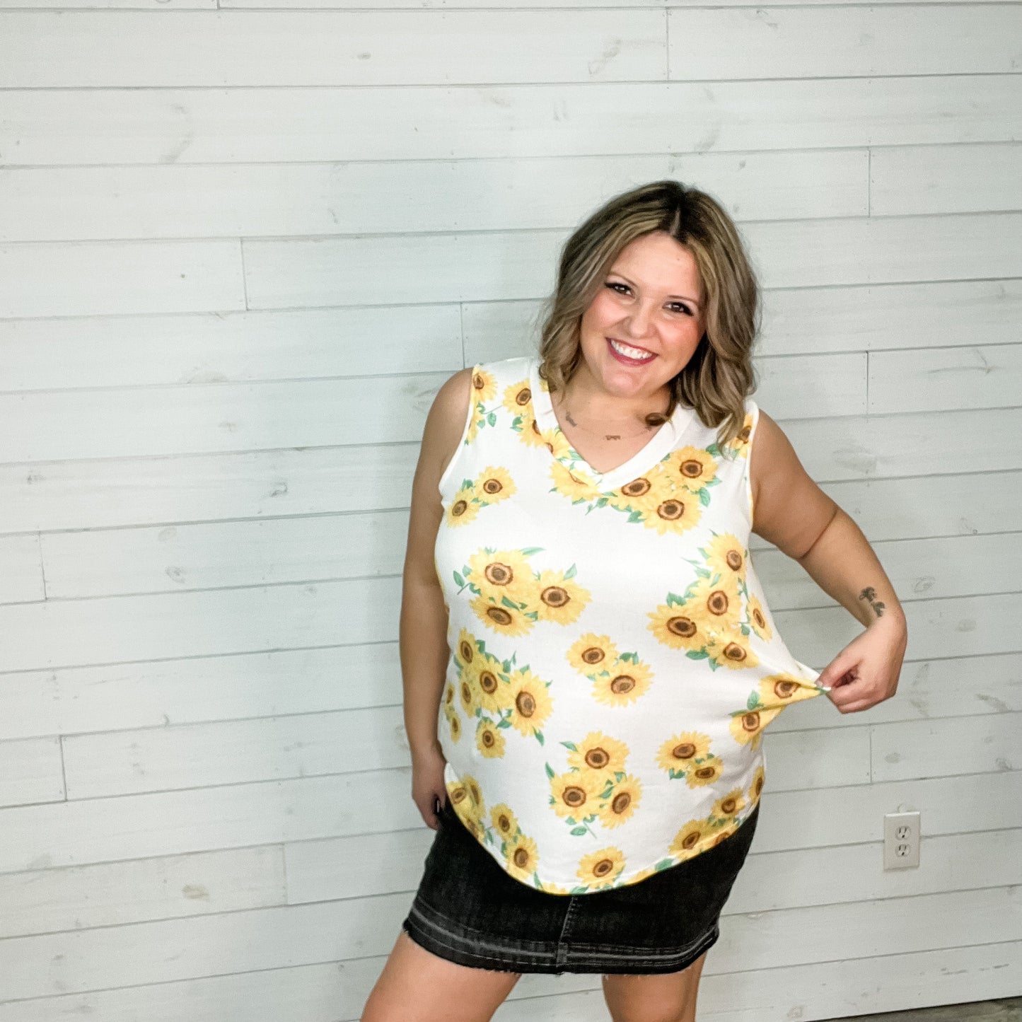 "Jayda" Sunflower Sleeveless V Neck