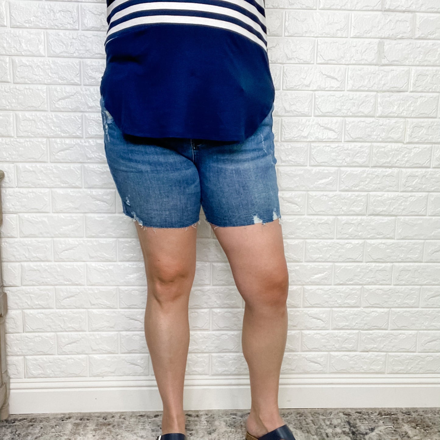 Judy Blue "Got You Covered" (Medium Wash) Mid Thigh Shorts