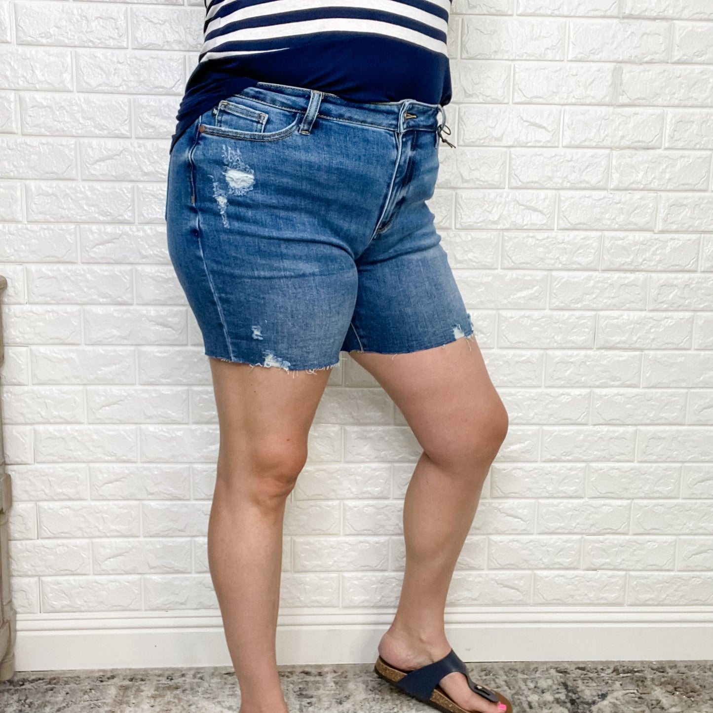 Judy Blue "Got You Covered" (Medium Wash) Mid Thigh Shorts
