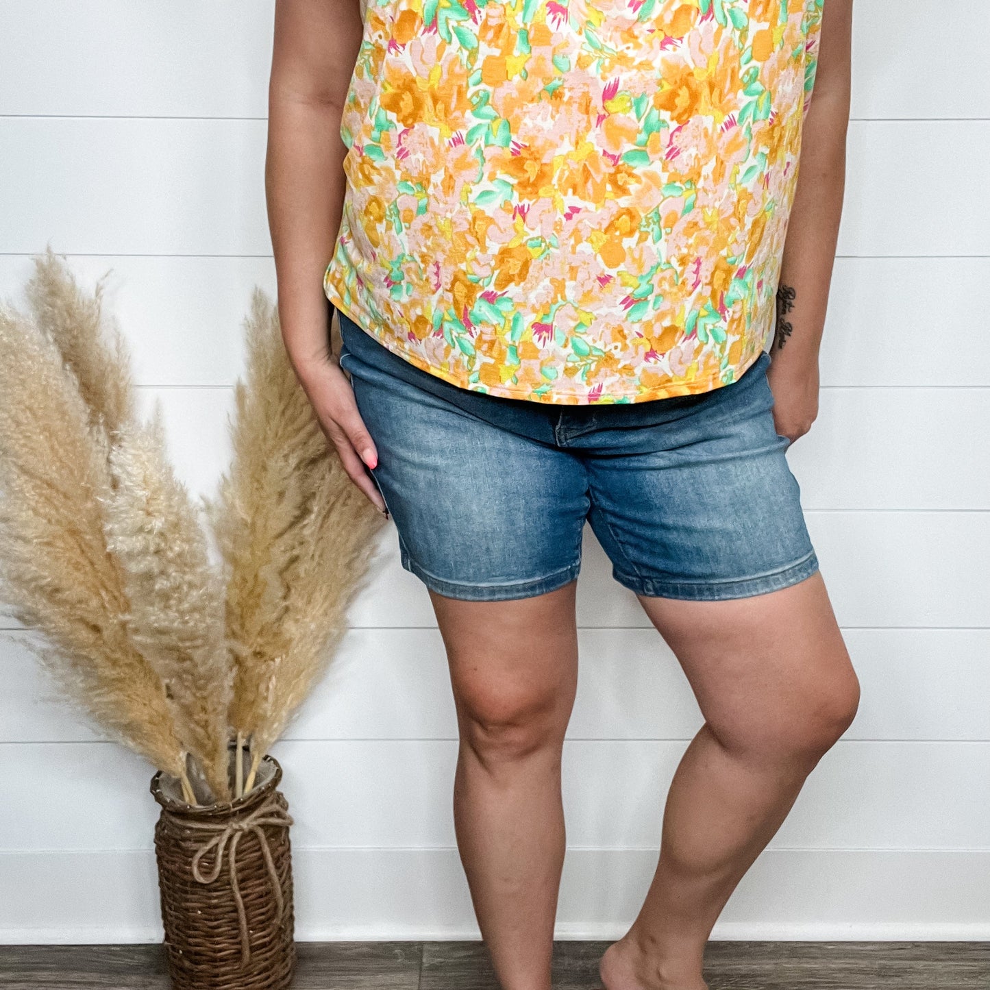 Judy Blue "Hey There" Double Button Tummy Control Bermuda