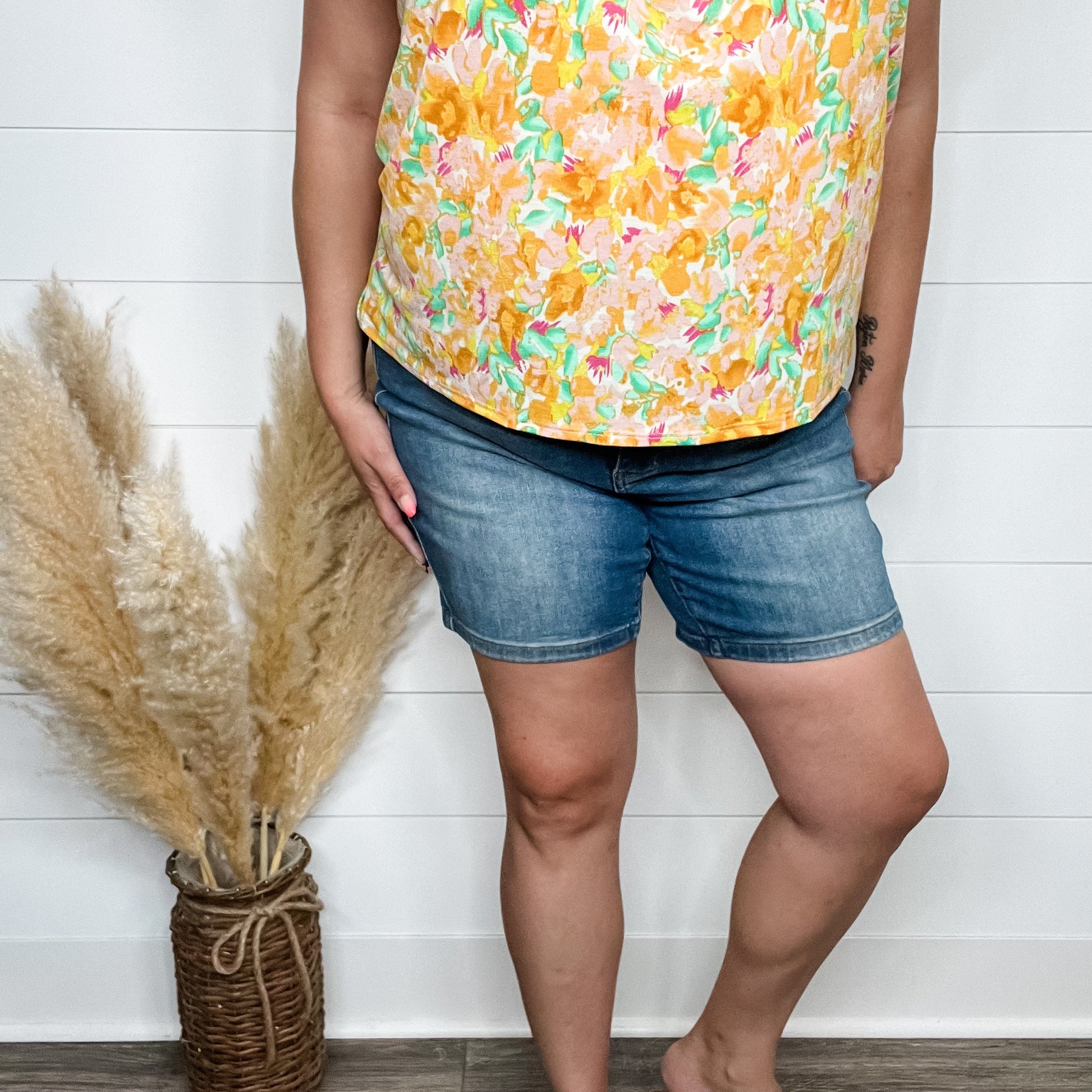 Judy Blue "Hey There" Double Button Tummy Control Bermuda