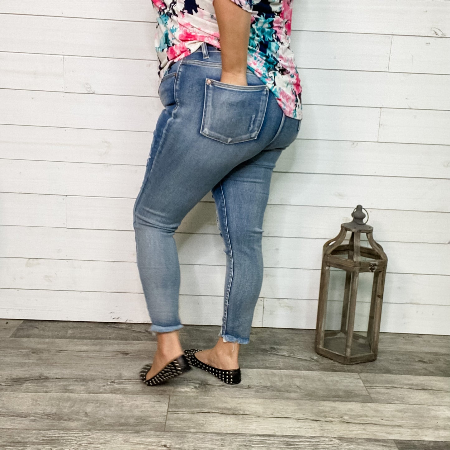 Judy Blue "Hold My Phone" Buttonfly Skinny jeans