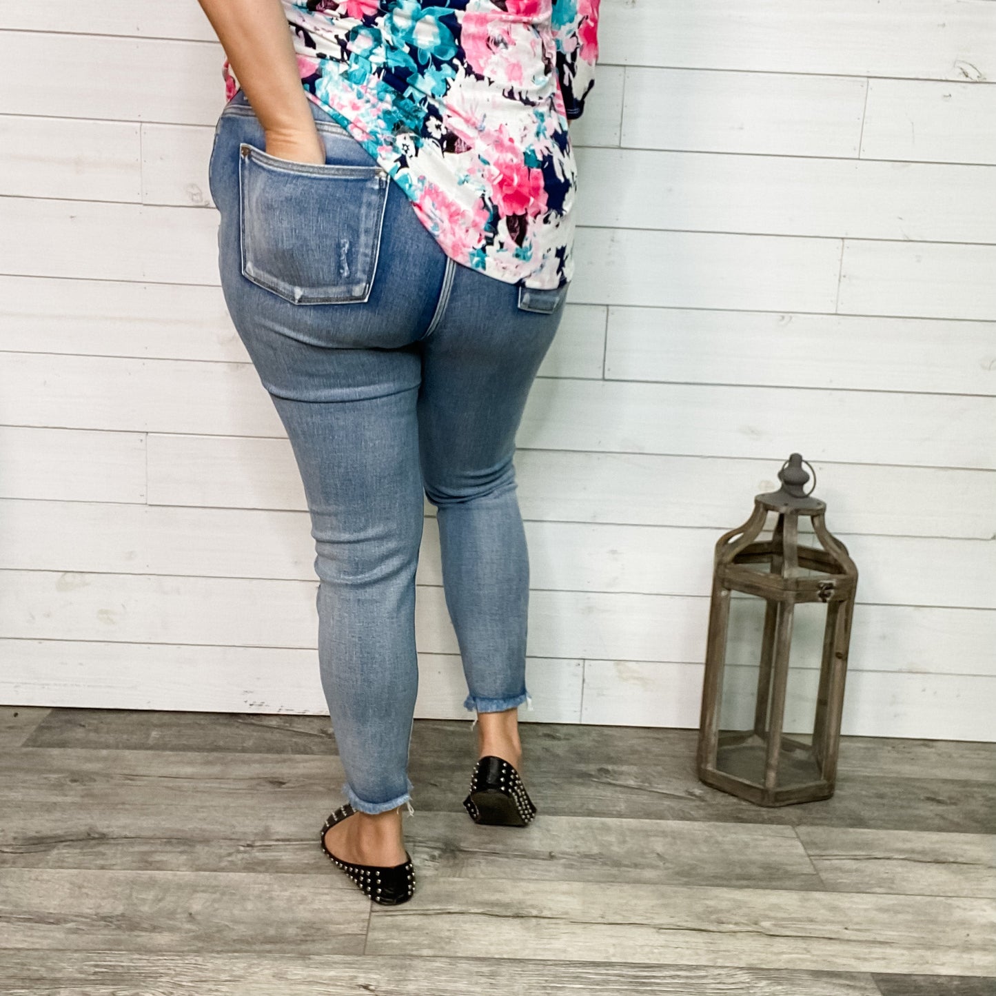 Judy Blue "Hold My Phone" Buttonfly Skinny jeans