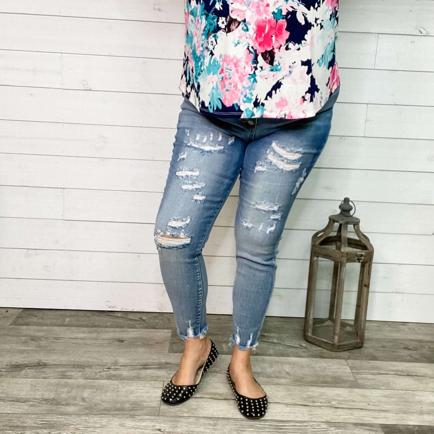 Judy Blue "Hold My Phone" Buttonfly Skinny jeans