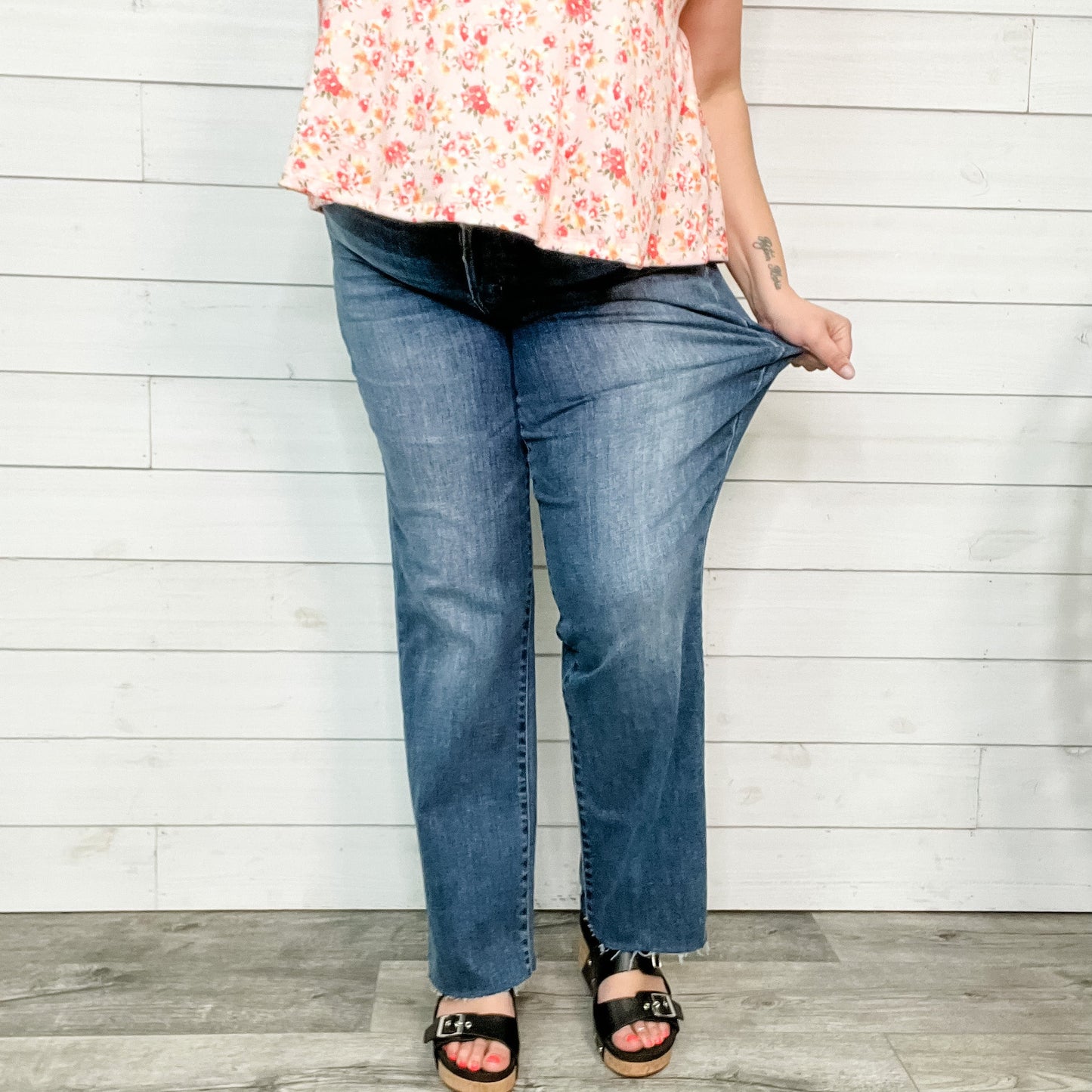 Judy Blue "Magic Hands" Hidden buttonfly Straight Leg Jeans