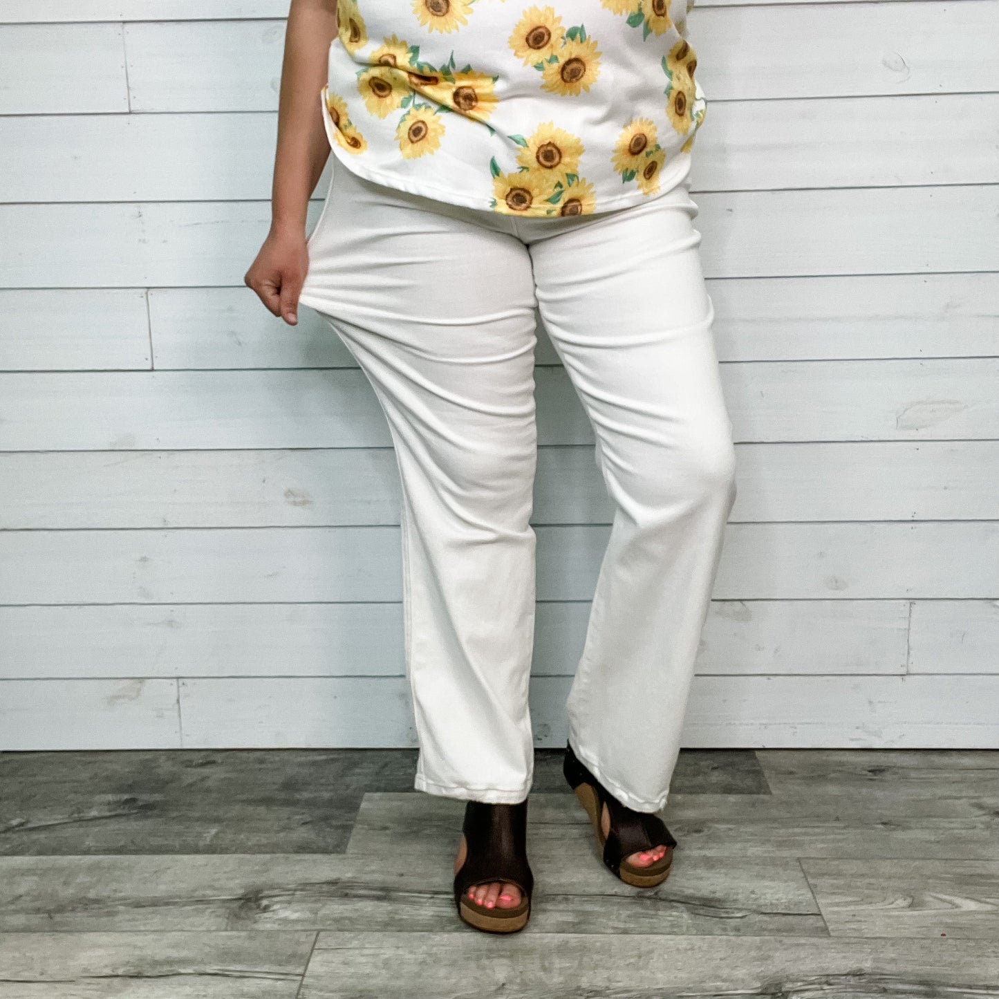 Judy Blue "Milk Mustache" White Straight Leg Jeans