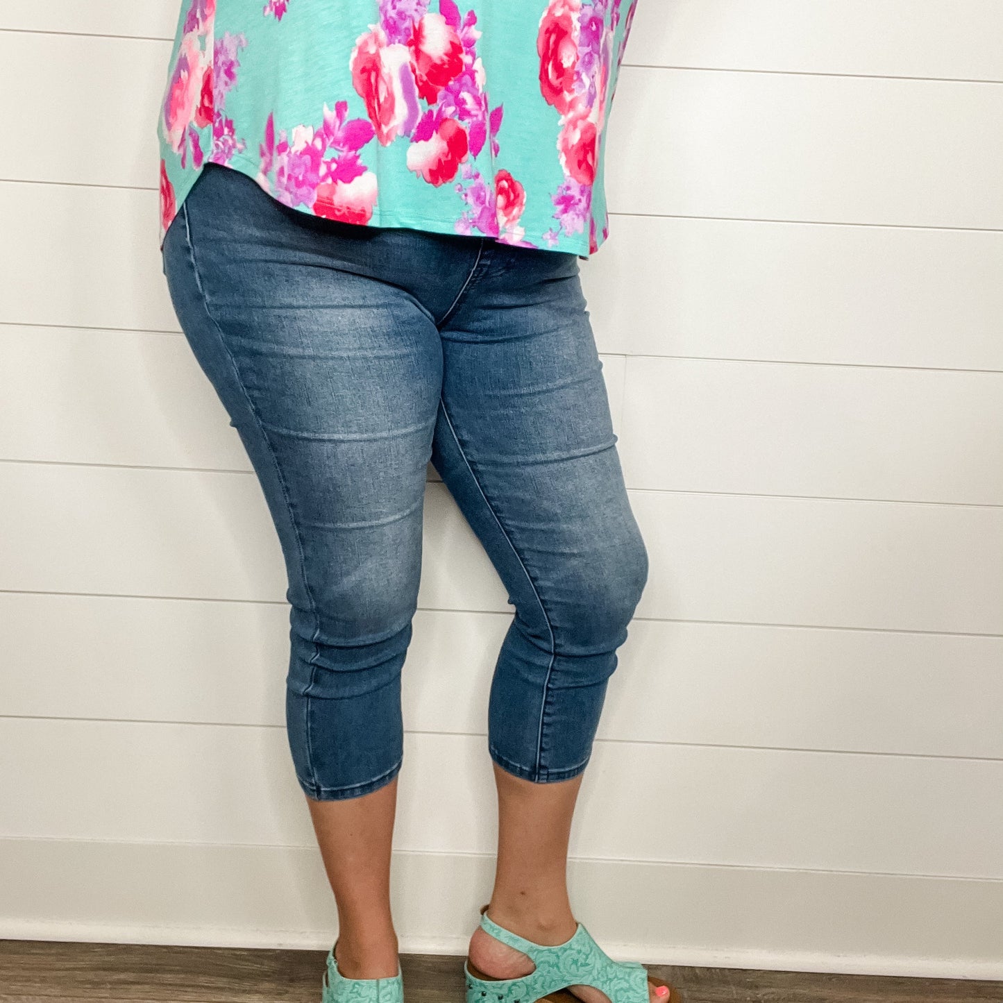 Judy Blue "Other Side of the Pillow" Pull On Cooling Denim Capris