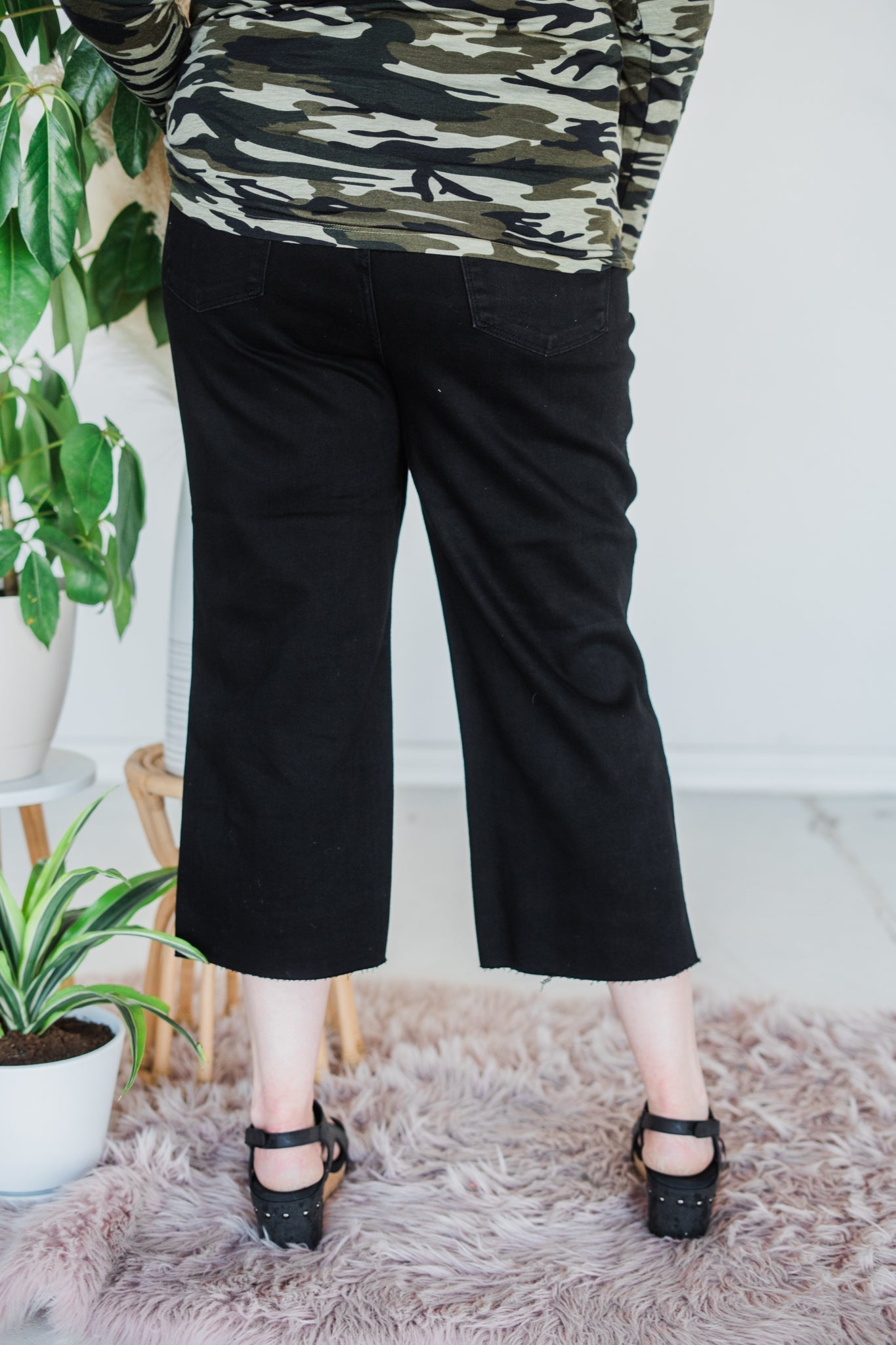 Judy Blue "Smokey Joe" Black Wide Leg Crop