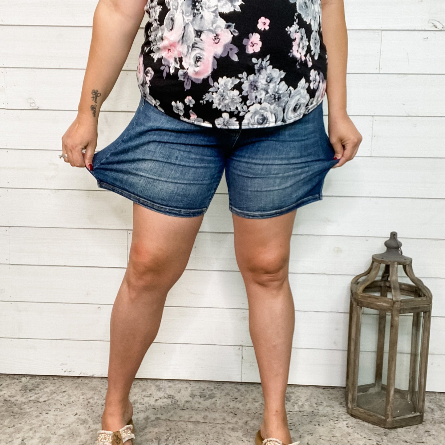 Judy Blue "Stretch Armstrong" Mid Thigh Shorts