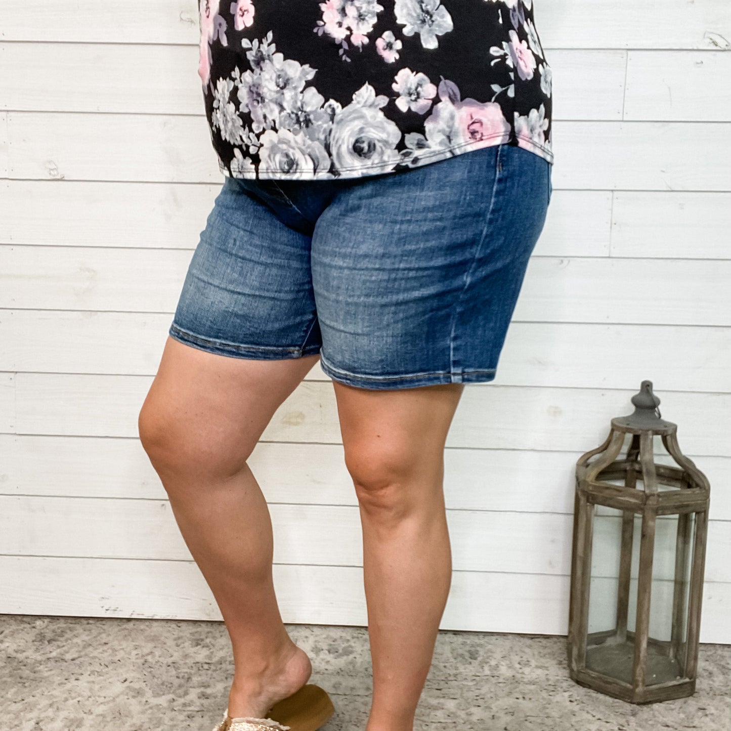 Judy Blue "Stretch Armstrong" Mid Thigh Shorts