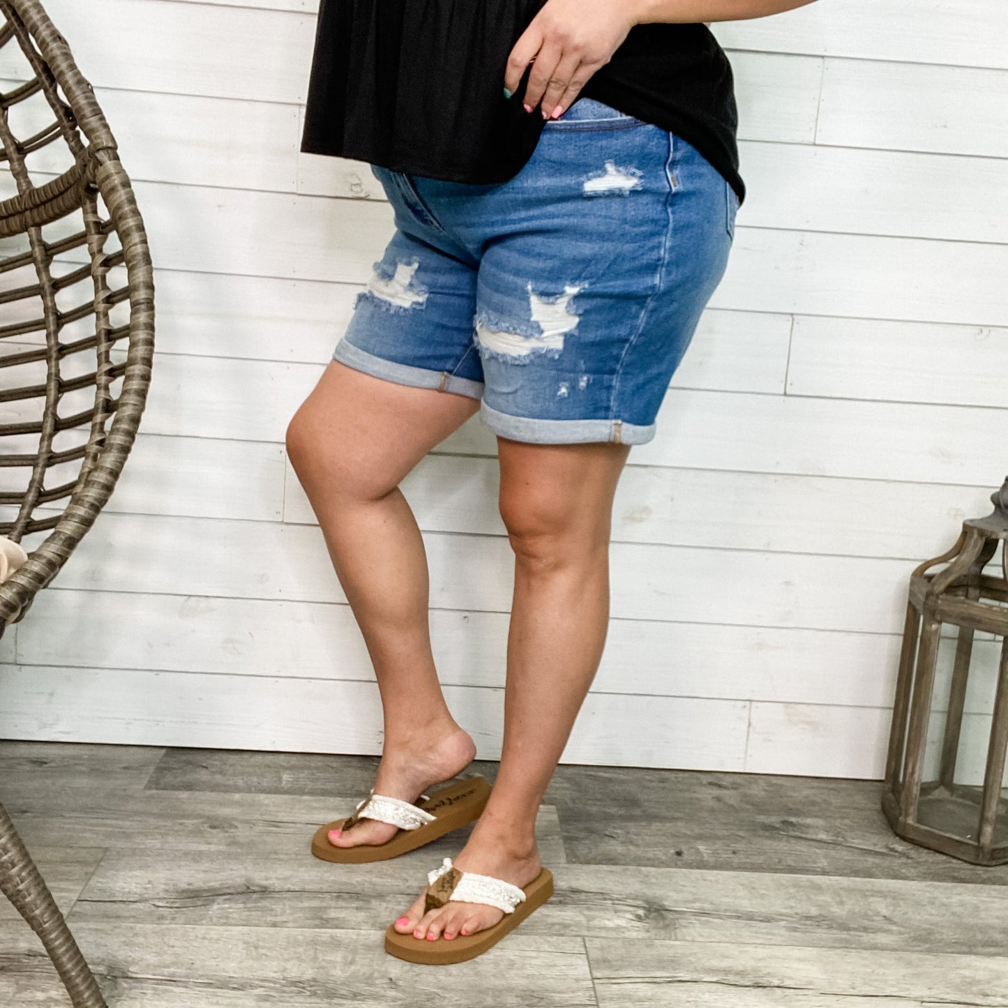 Judy Blue "Take Me To The Beach" Mid Thigh Shorts