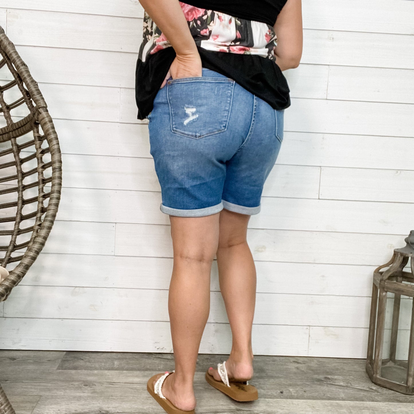 Judy Blue "Take Me To The Beach" Mid Thigh Shorts