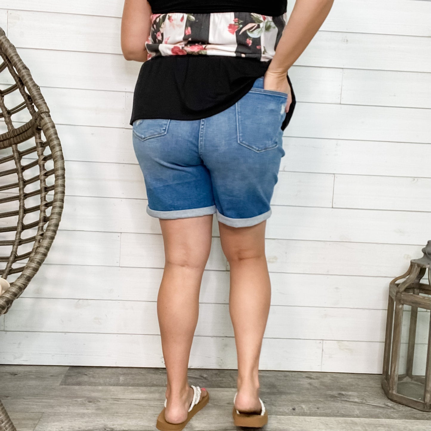 Judy Blue "Take Me To The Beach" Mid Thigh Shorts