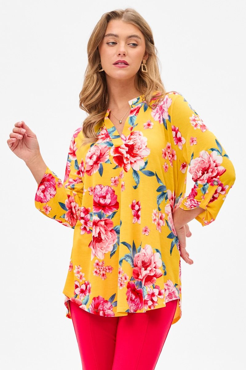 "Corbina" 3/4 Sleeve Split Neck