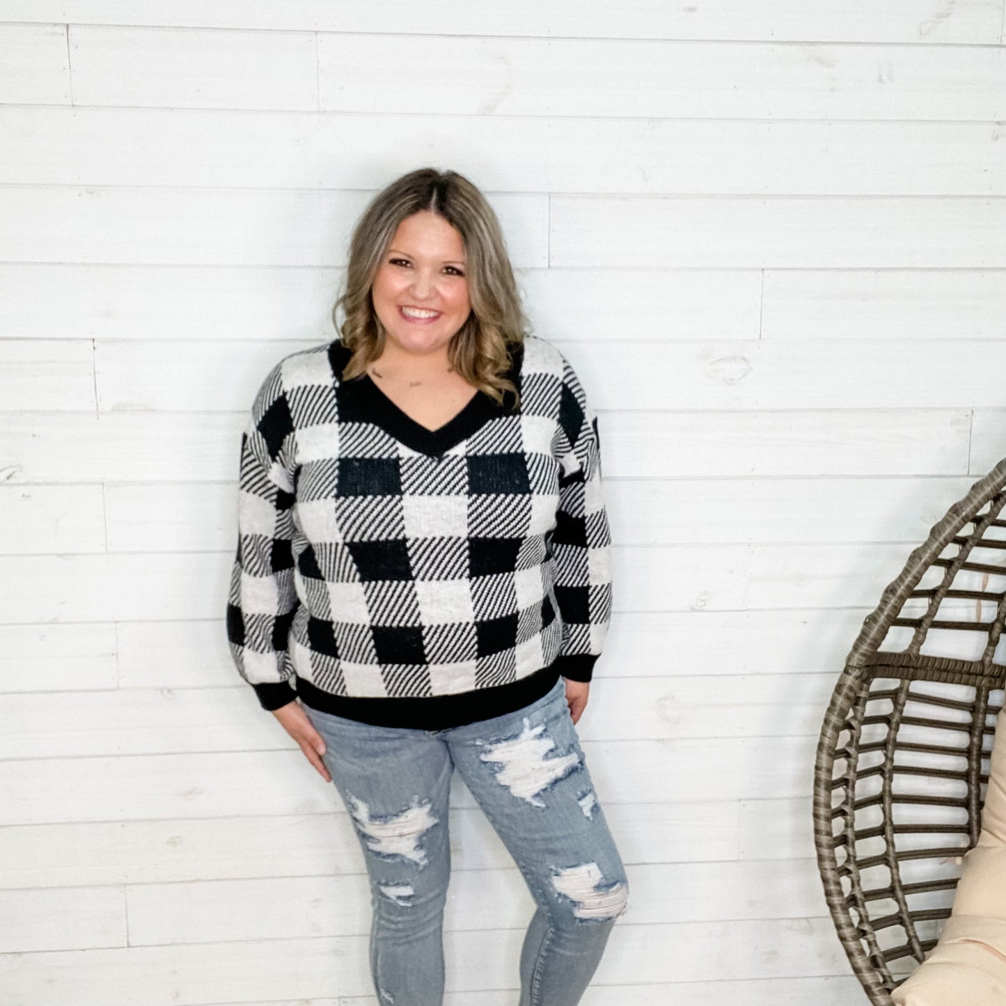 Long Sleeve Checkered V Neck Sweater (Black & White)
