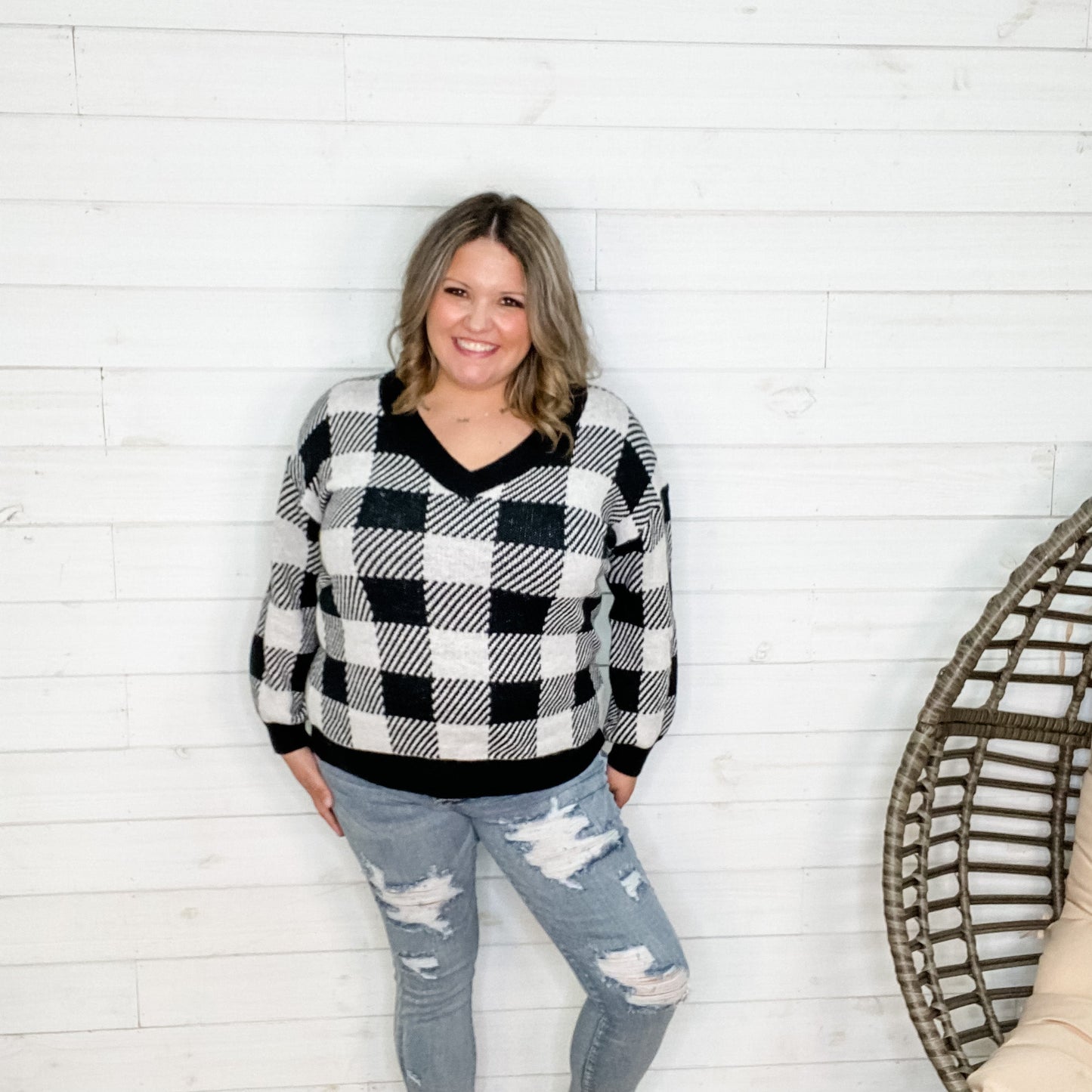 Long Sleeve Checkered V Neck Sweater (Black & White)