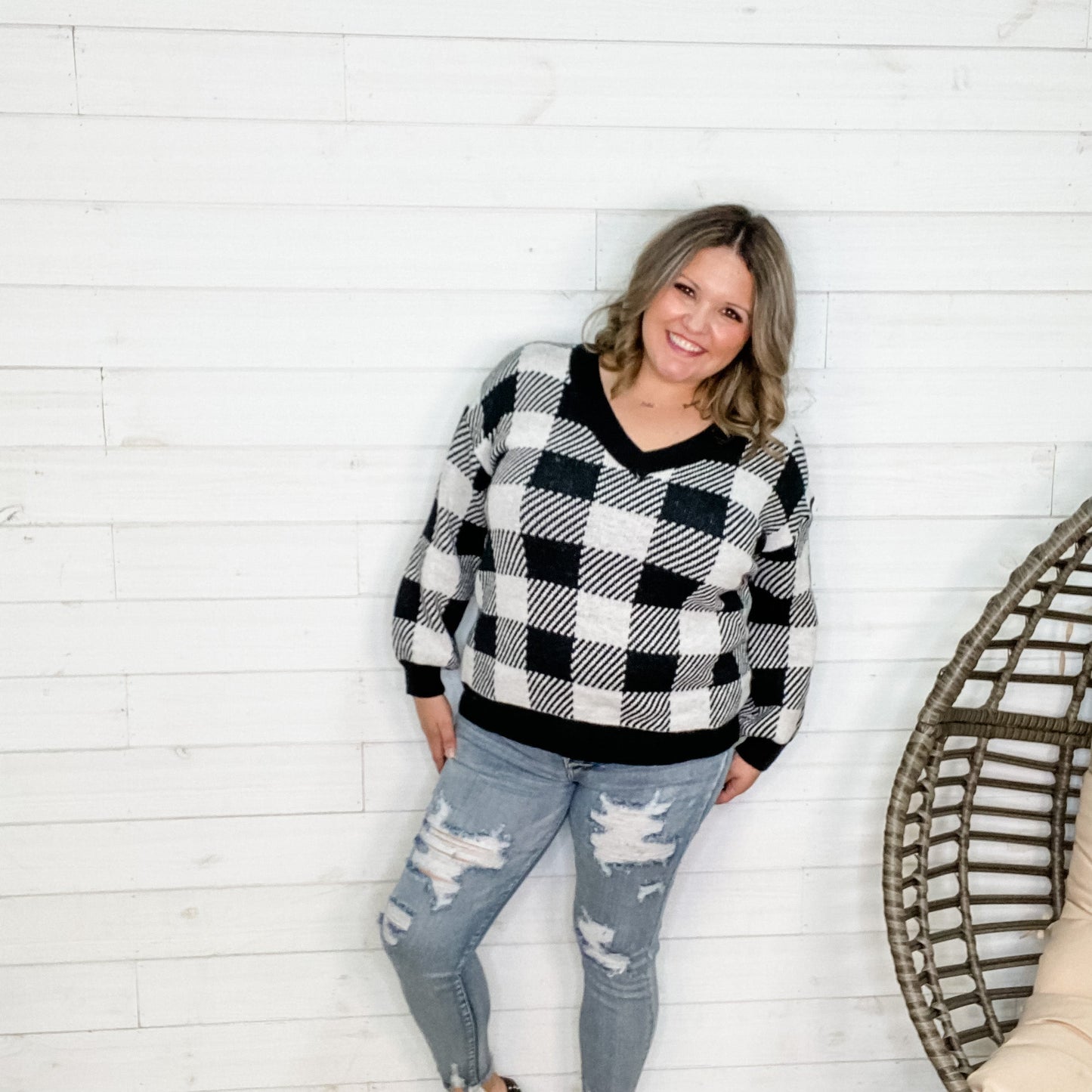 Long Sleeve Checkered V Neck Sweater (Black & White)