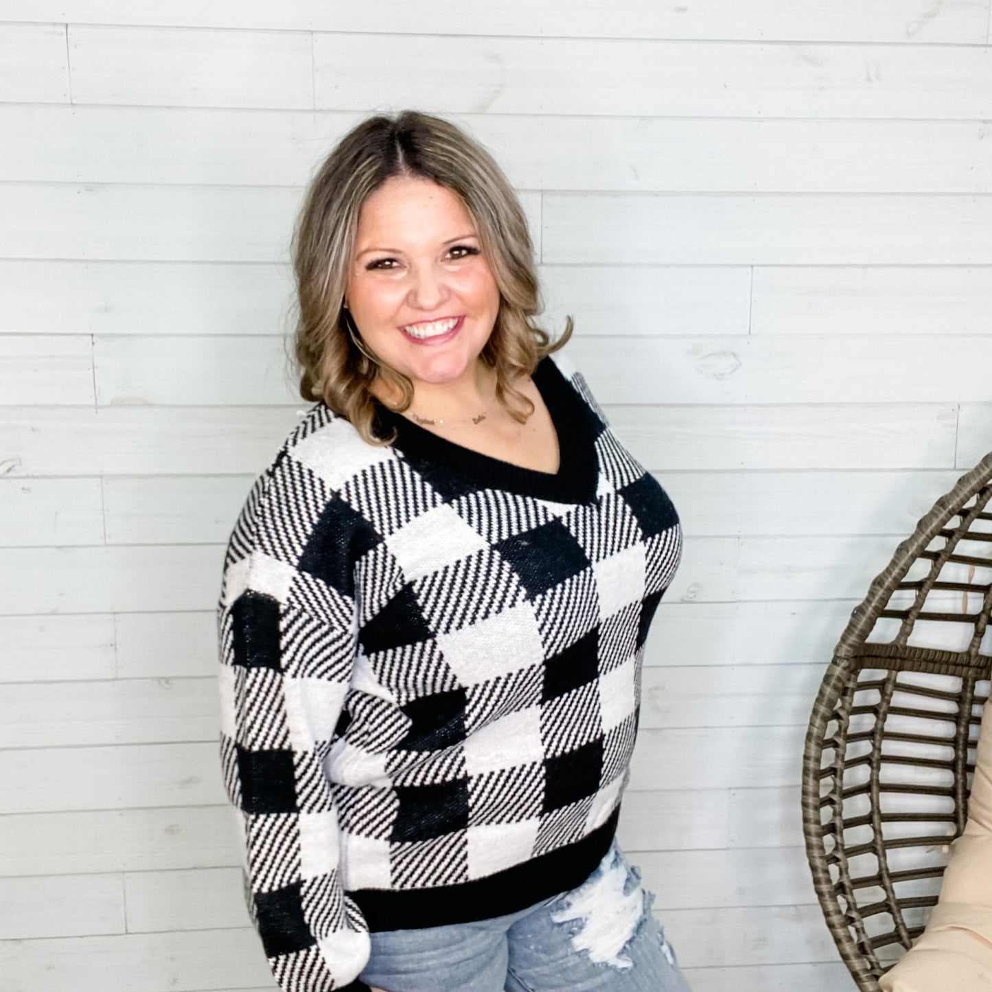 Long Sleeve Checkered V Neck Sweater (Black & White)