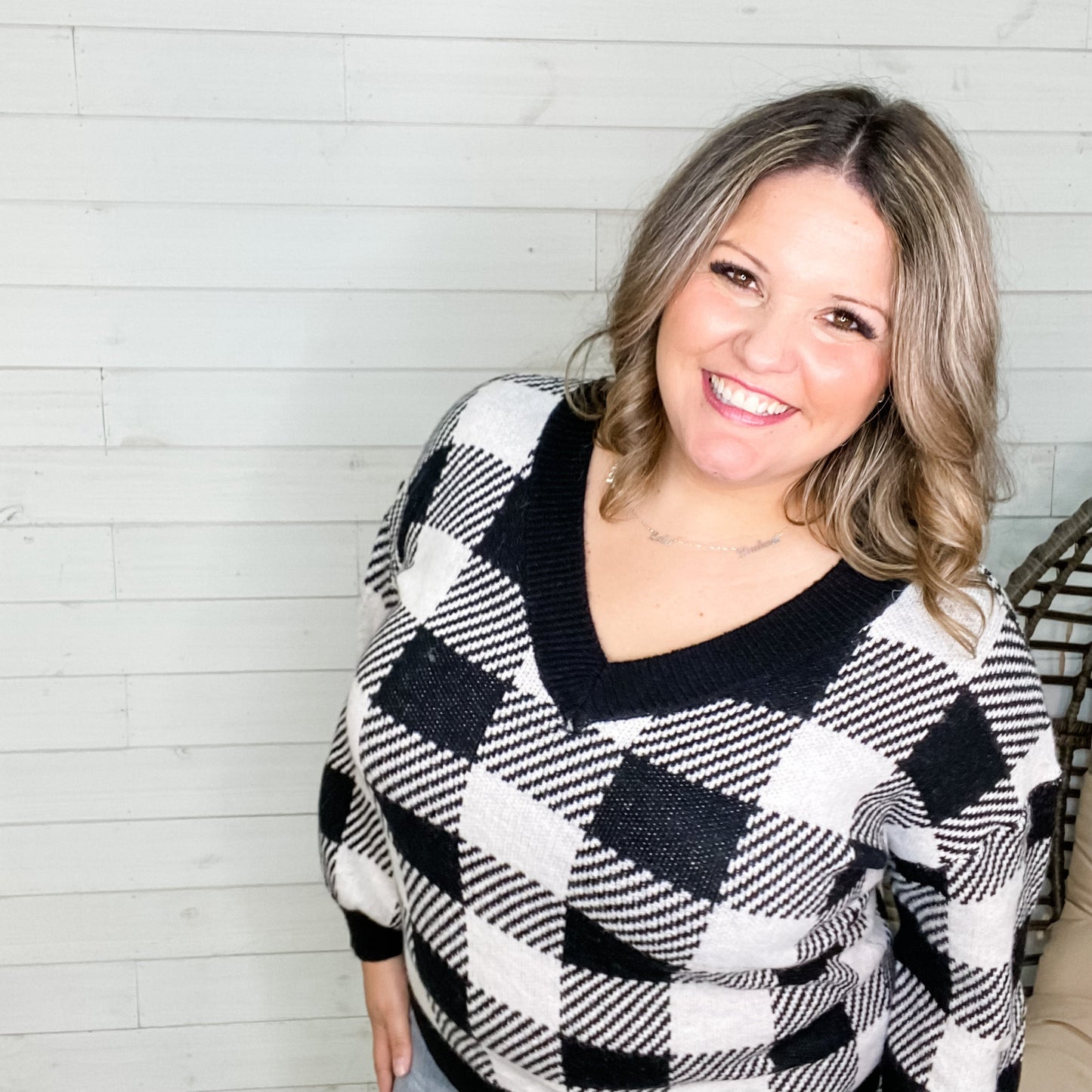 Long Sleeve Checkered V Neck Sweater (Black & White)