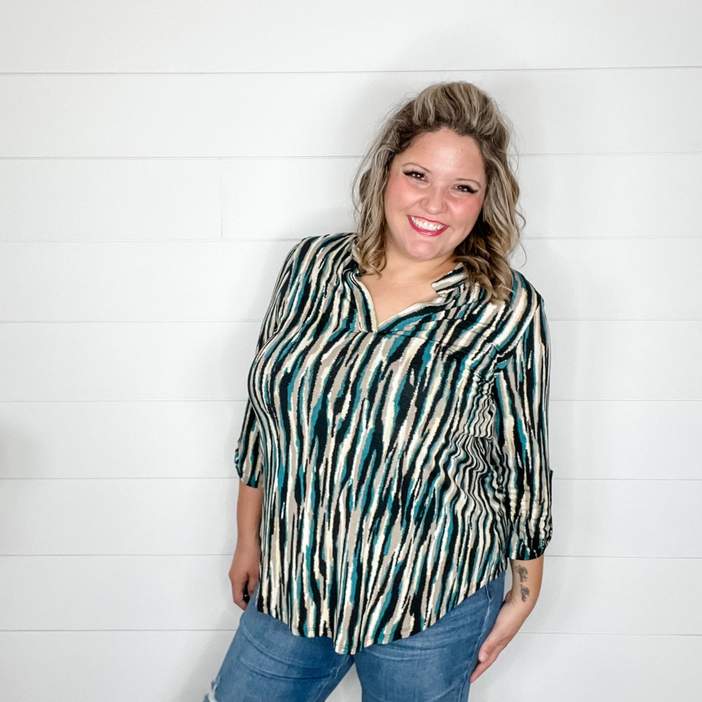 "Merchant" Lizzy 3/4 Sleeve Split Neck