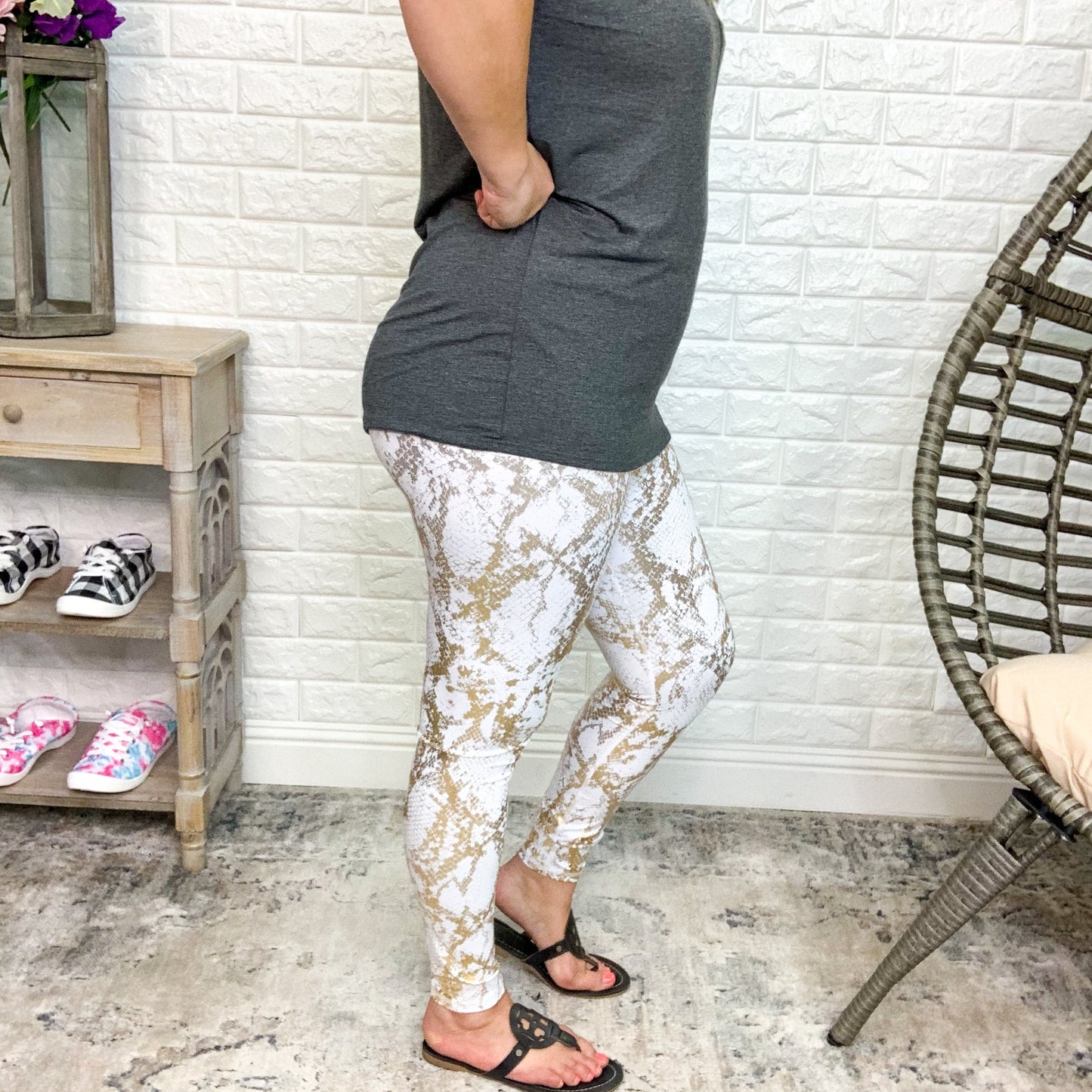 Metallic Snake Skin Print Hi-Waisted Work Out Leggings (2 Colors)