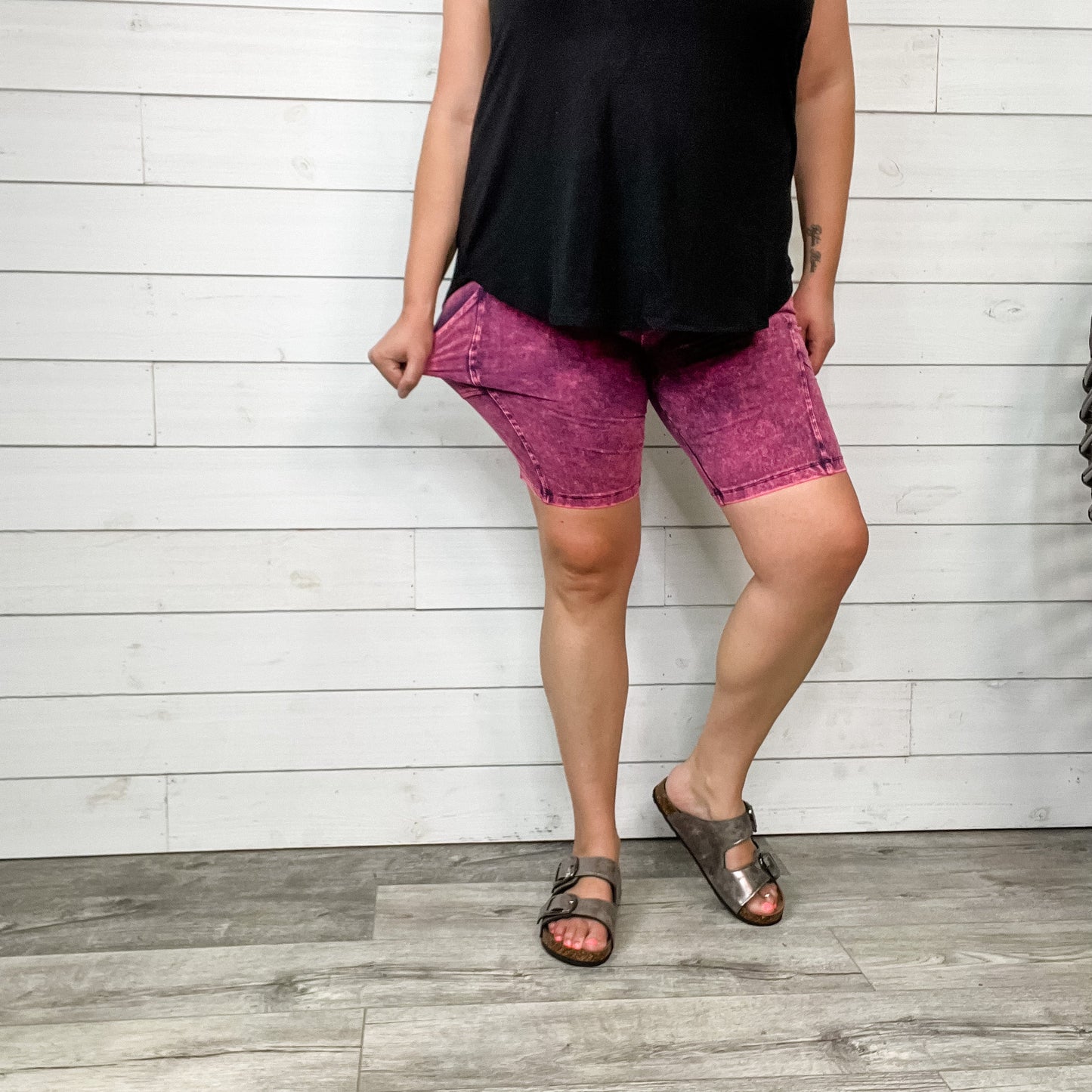 Mineral Wash Cotton No Chub Rub Bike Shorts with Pockets (Magenta)
