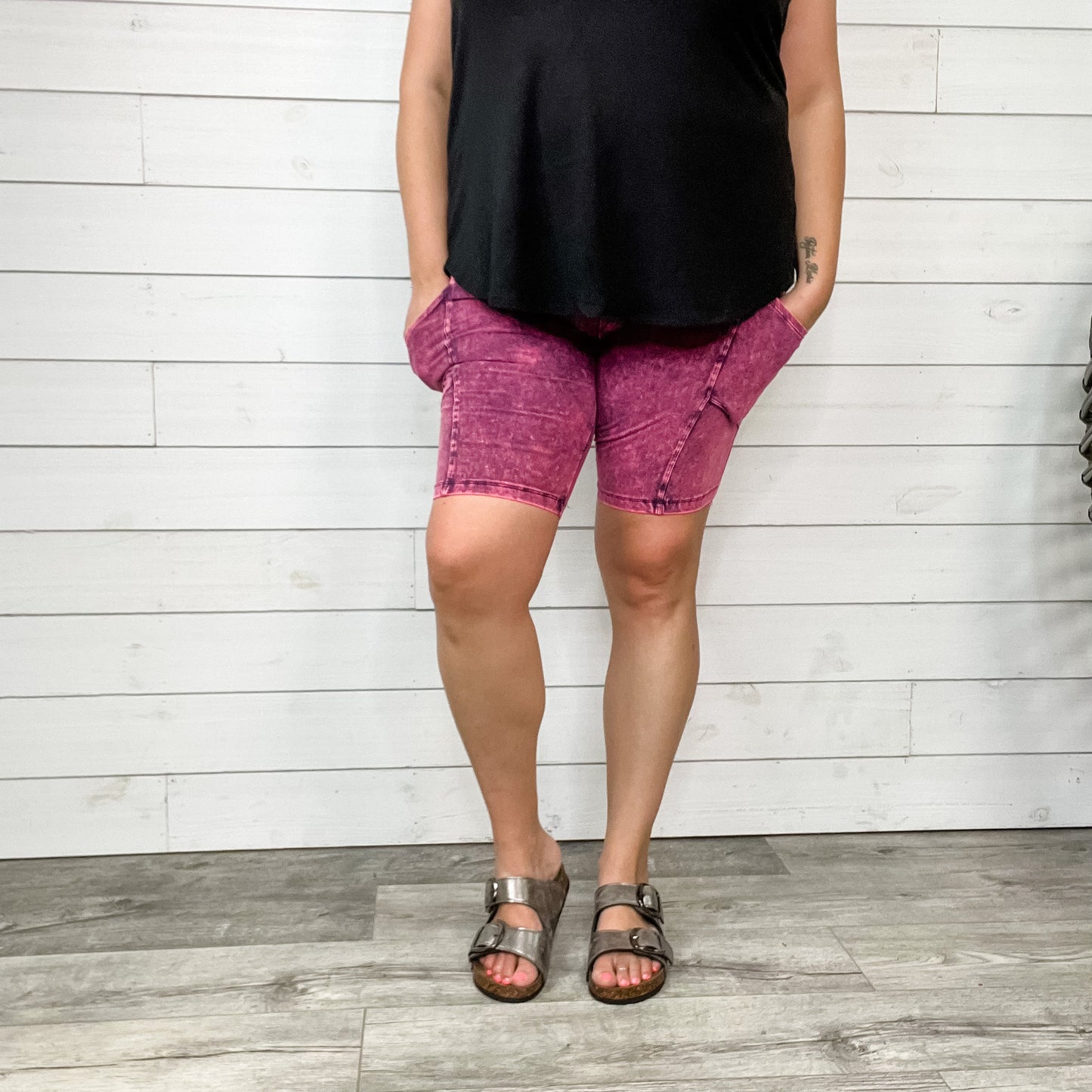 Mineral Wash Cotton No Chub Rub Bike Shorts with Pockets (Magenta)