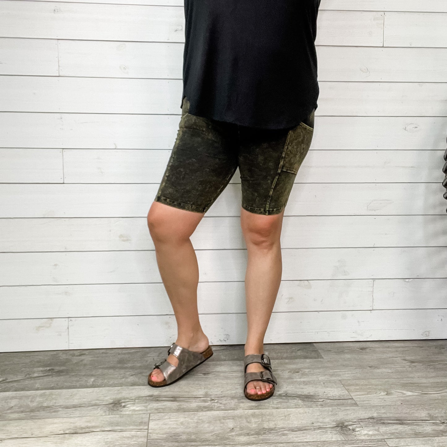Mineral Wash Cotton No Chub Rub Bike Shorts with Pockets (Olive)