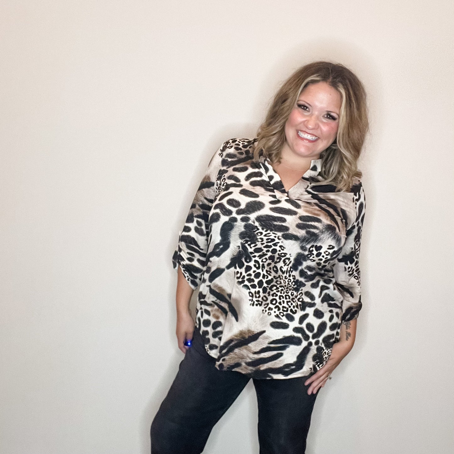"Monday" Lizzy 3/4 Sleeve Split Neck