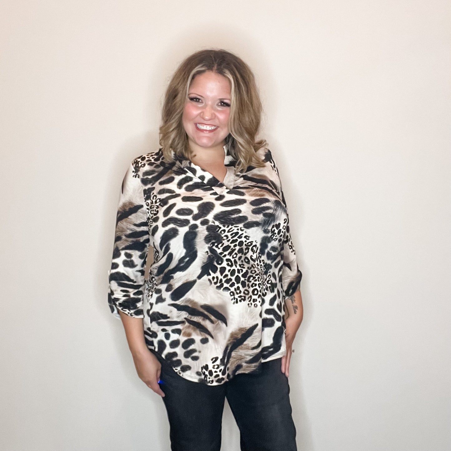 "Monday" Lizzy 3/4 Sleeve Split Neck