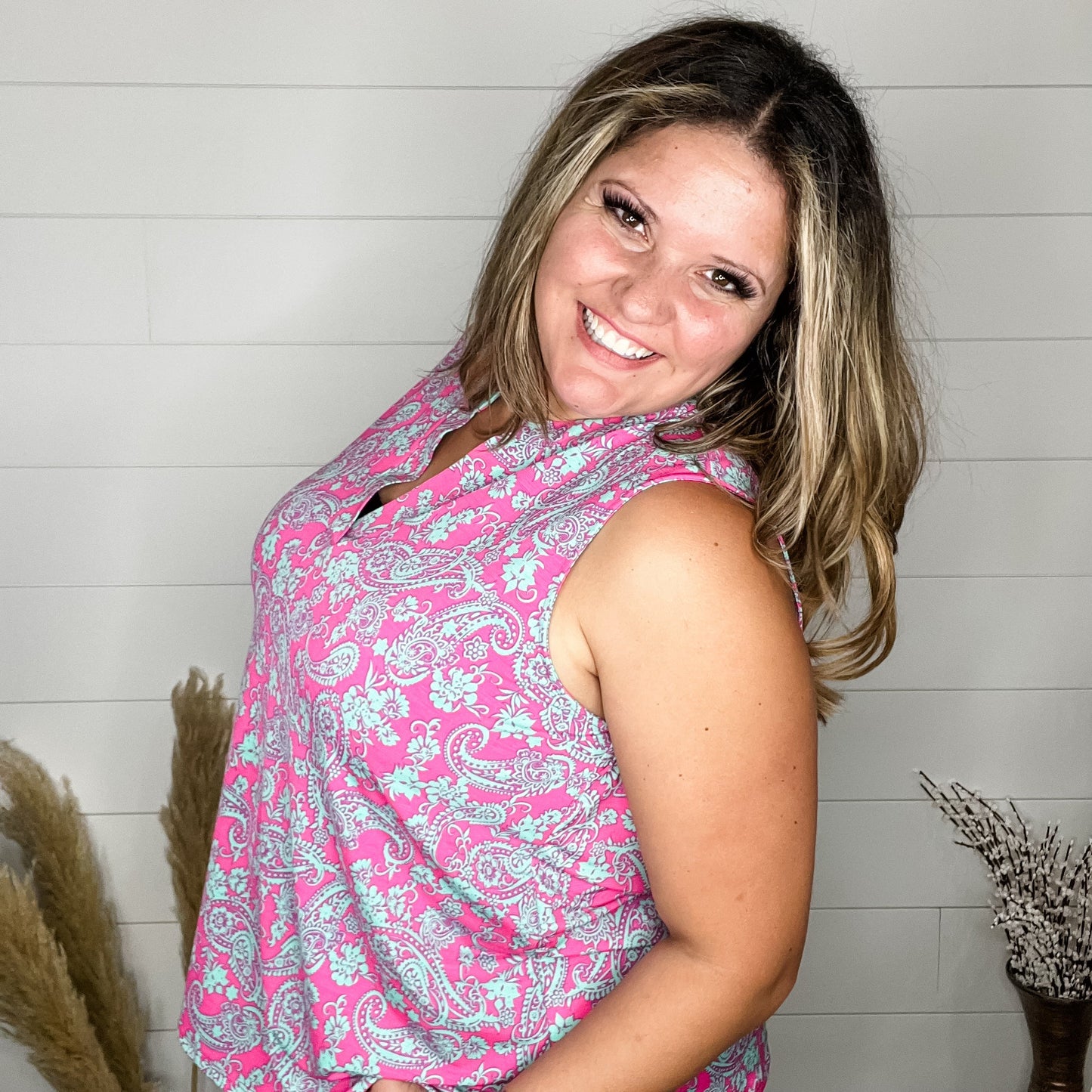 "Nia" Sleeveless Lizzy