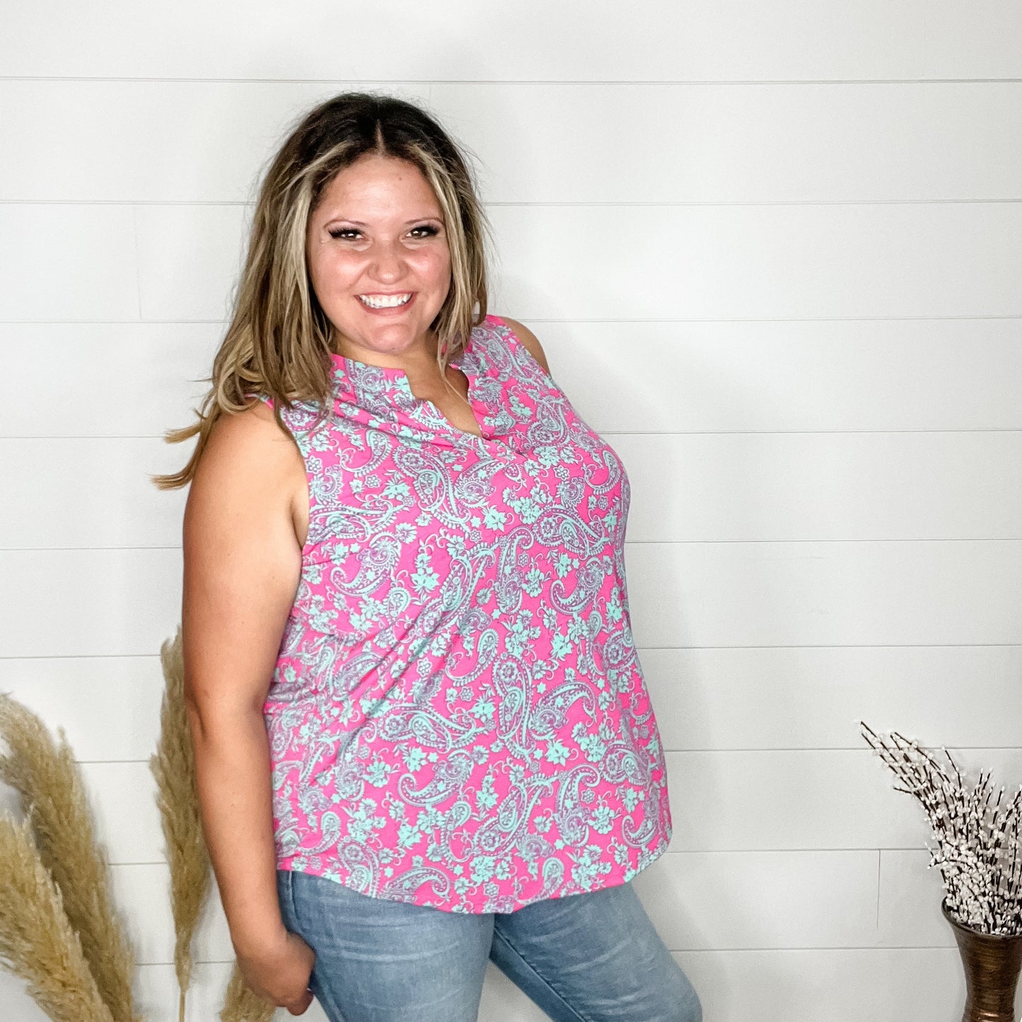 "Nia" Sleeveless Lizzy