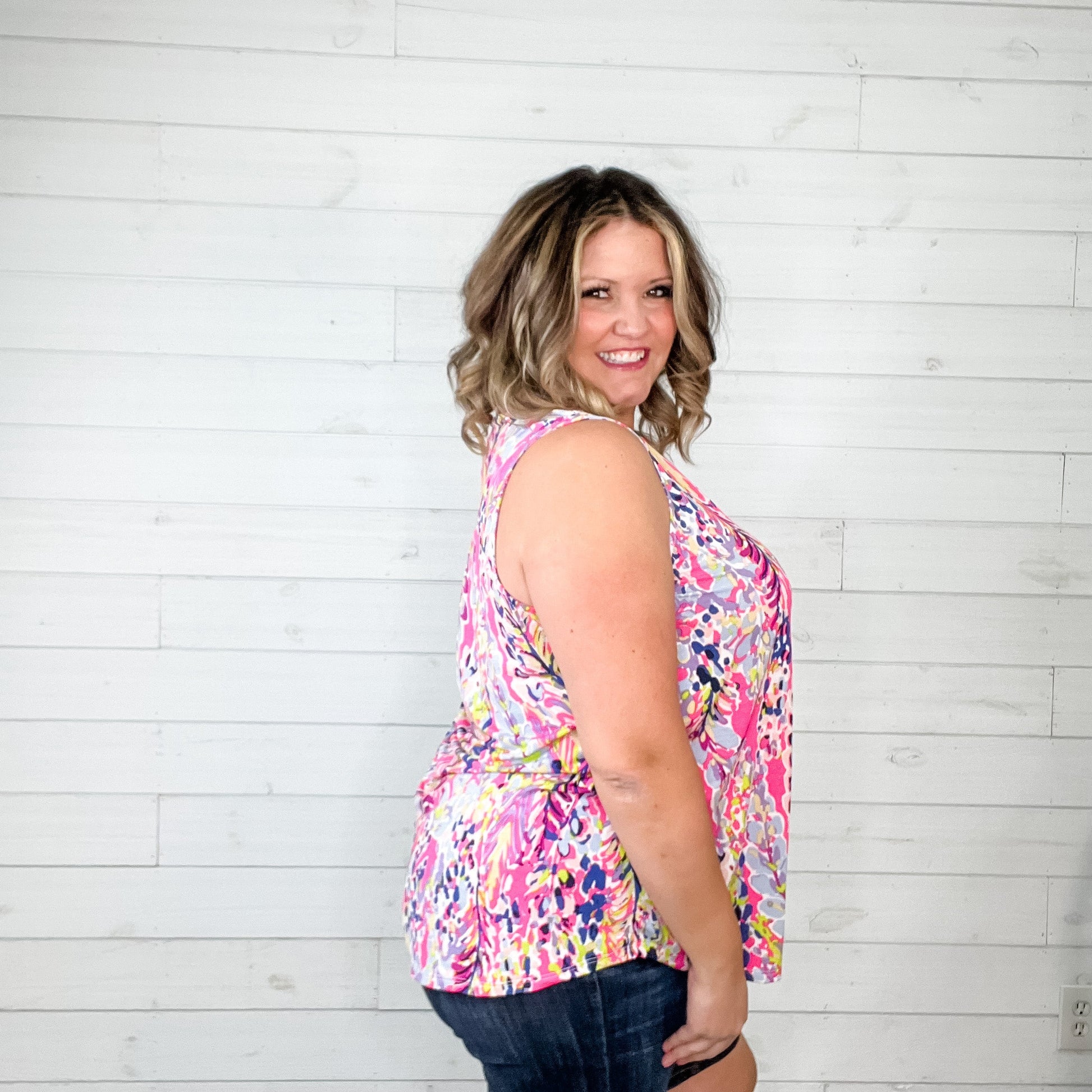 "Nick" Sleeveless Split Neck