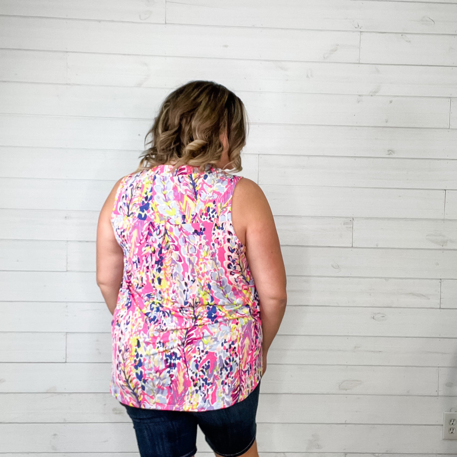 "Nick" Sleeveless Split Neck