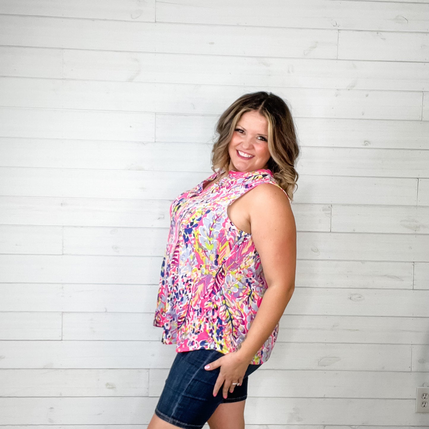 "Nick" Sleeveless Split Neck