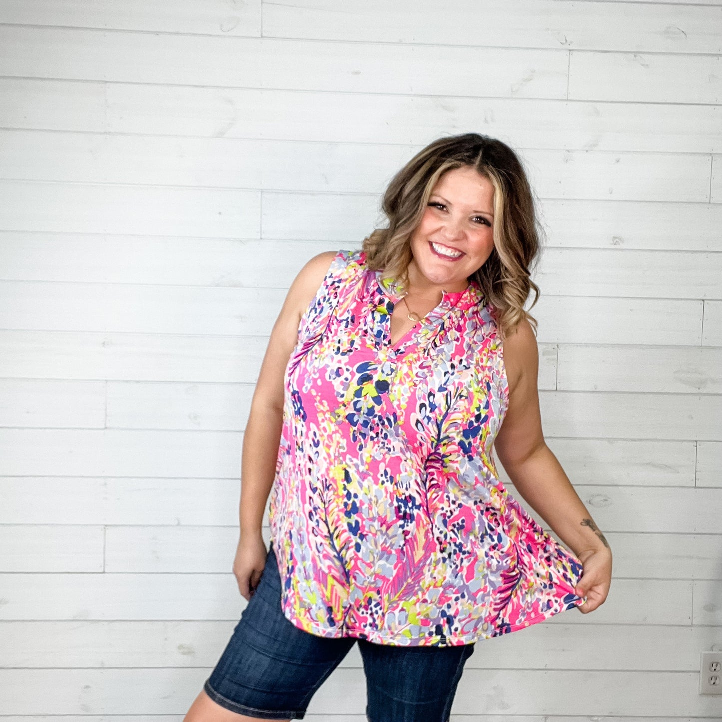 "Nick" Sleeveless Split Neck