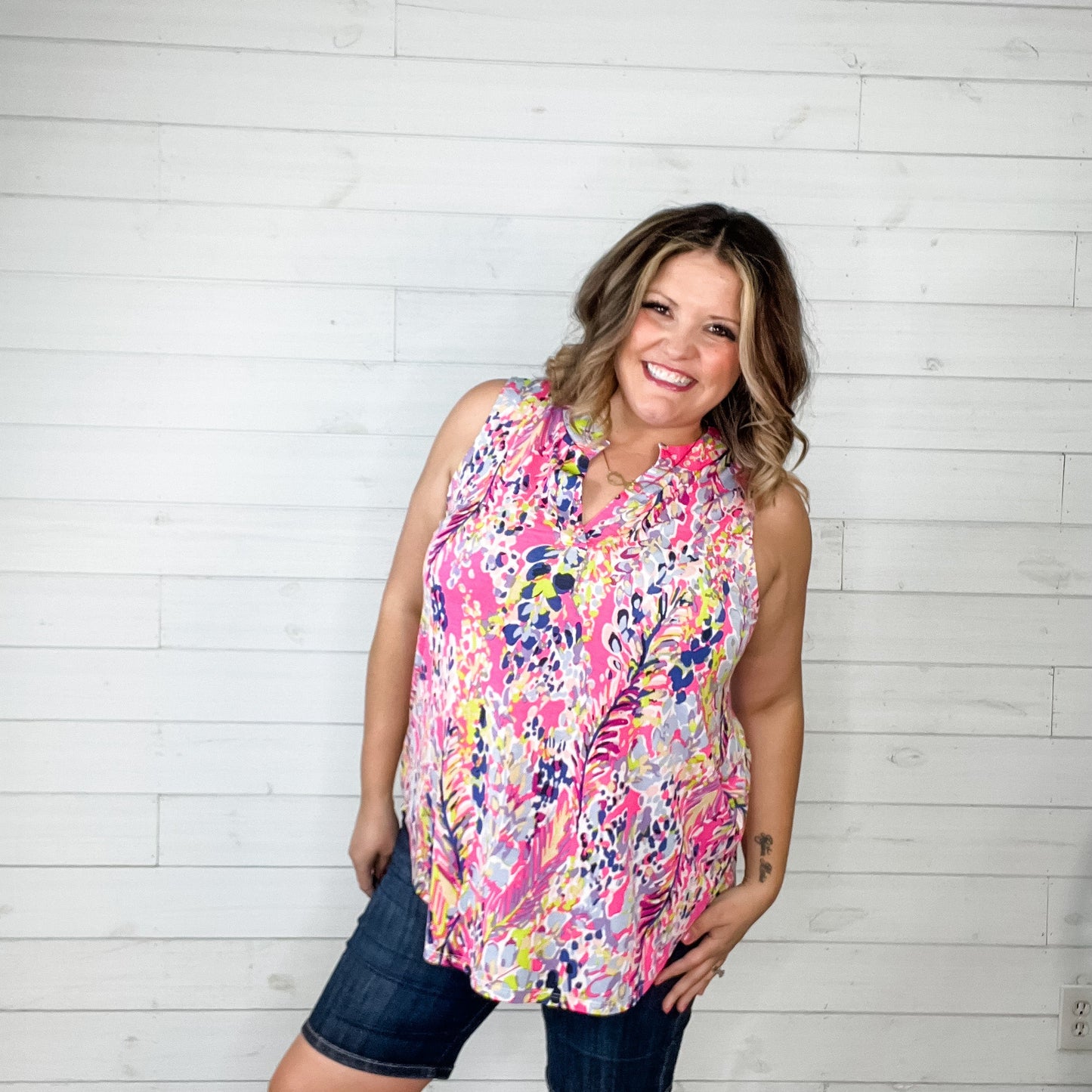 "Nick" Sleeveless Split Neck