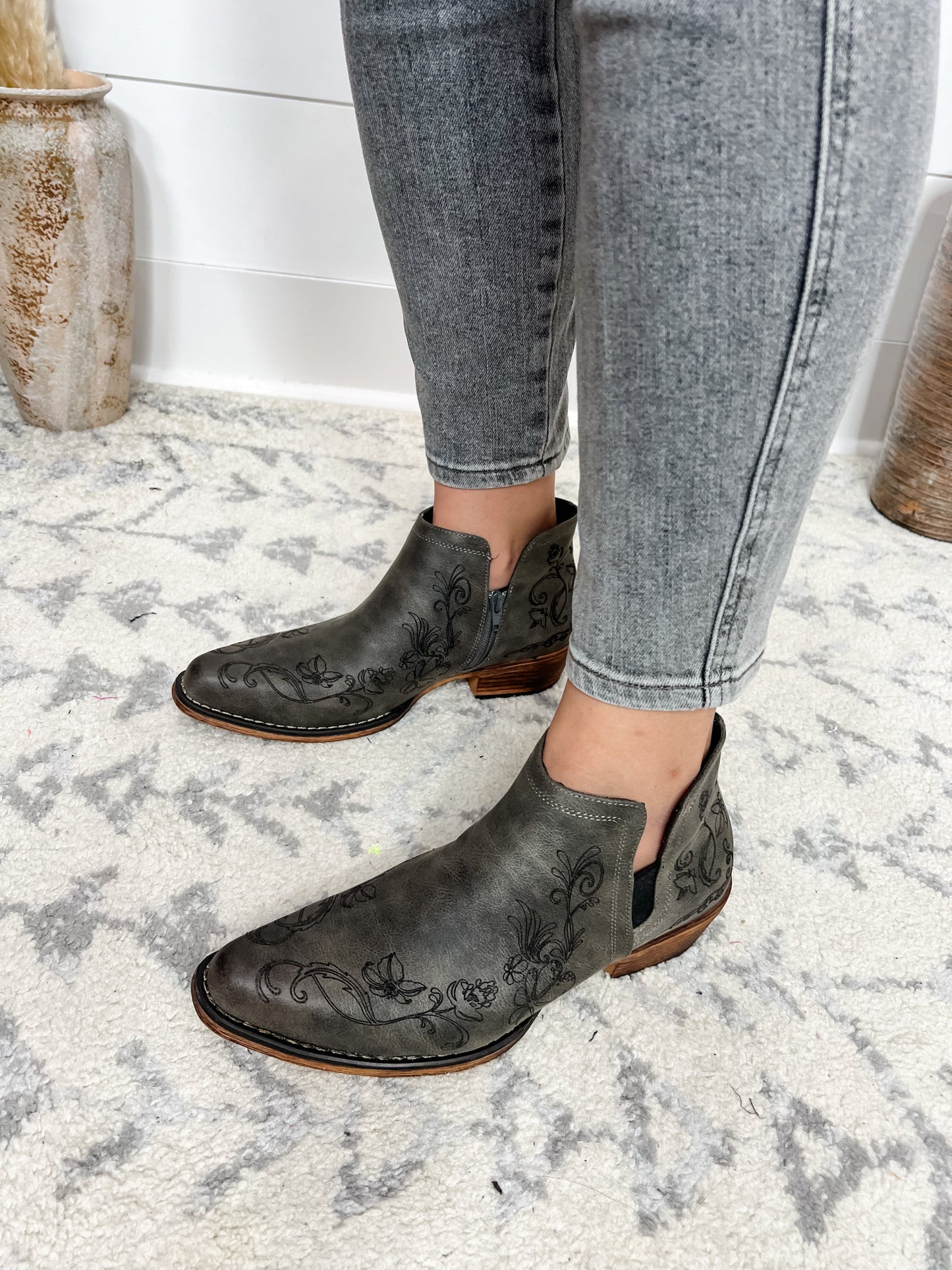 Pierre Dumas "Kaylee" Vegan Leather Laser Floral Design Bootie (Charcoal)