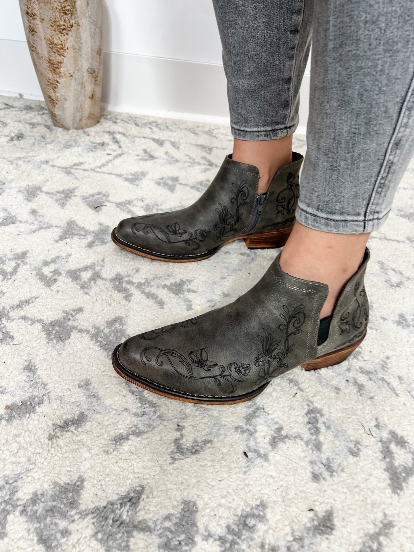 Pierre Dumas "Kaylee" Vegan Leather Laser Floral Design Bootie (Charcoal)
