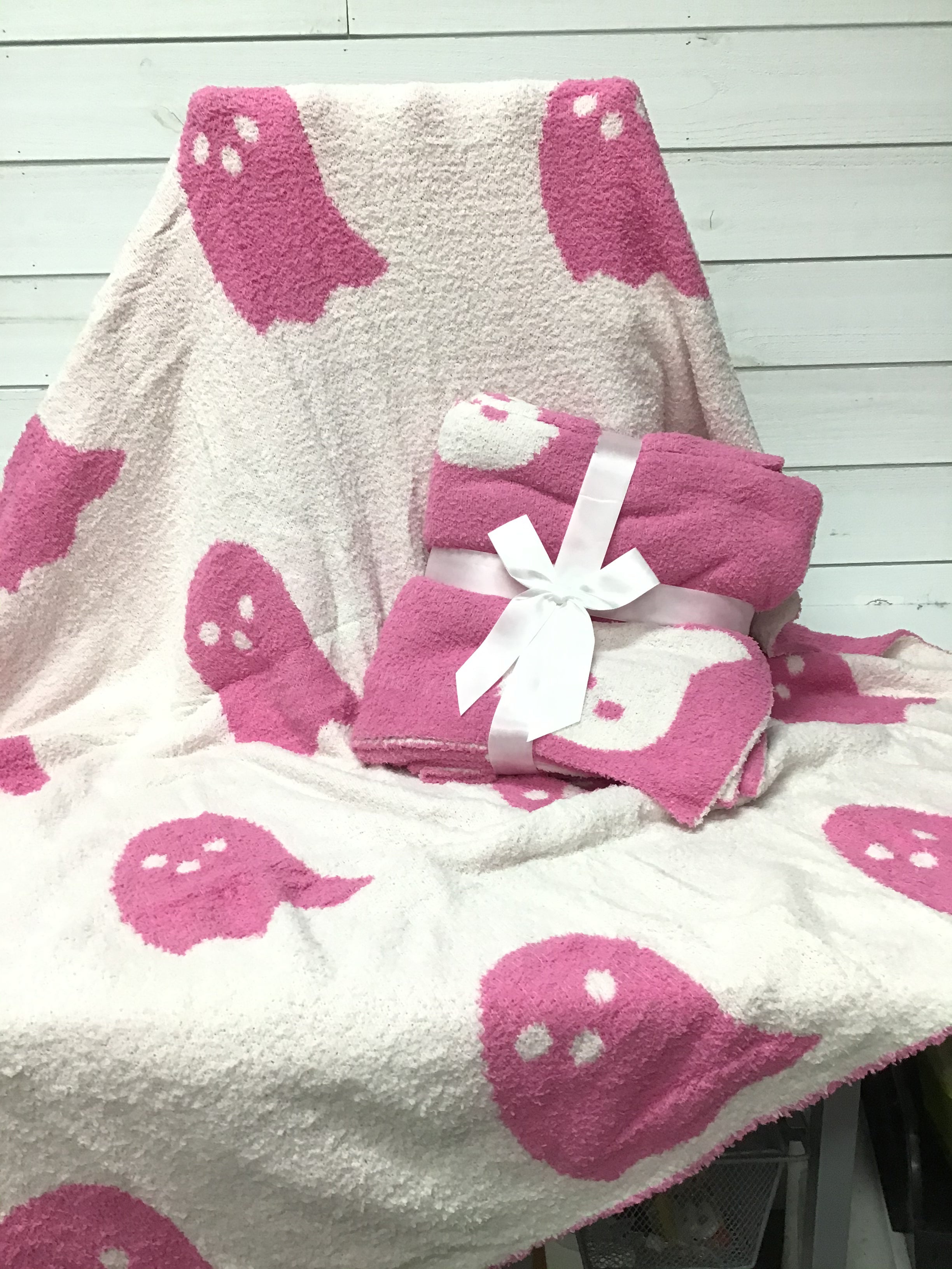 Pink outlets ghost blanket