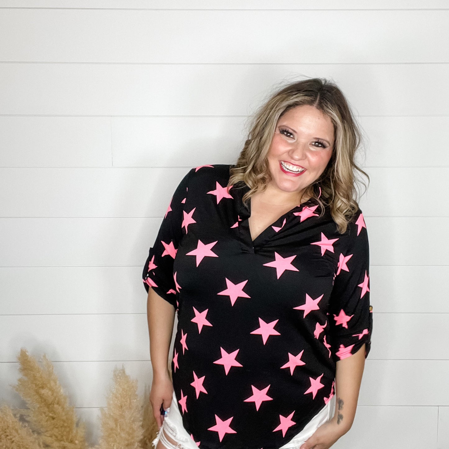 "Rhodes" Star 3/4 Sleeve Split Neck Tops