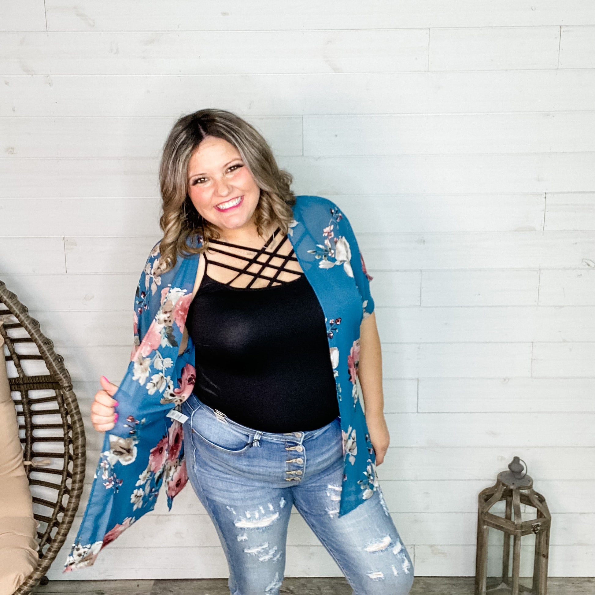 "Rory" Floral Short Sleeve Kimono