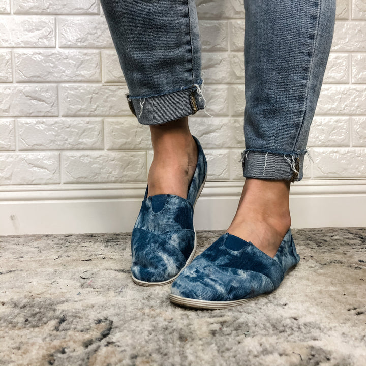 Round Toe Slip On Blue & White Tie Dye