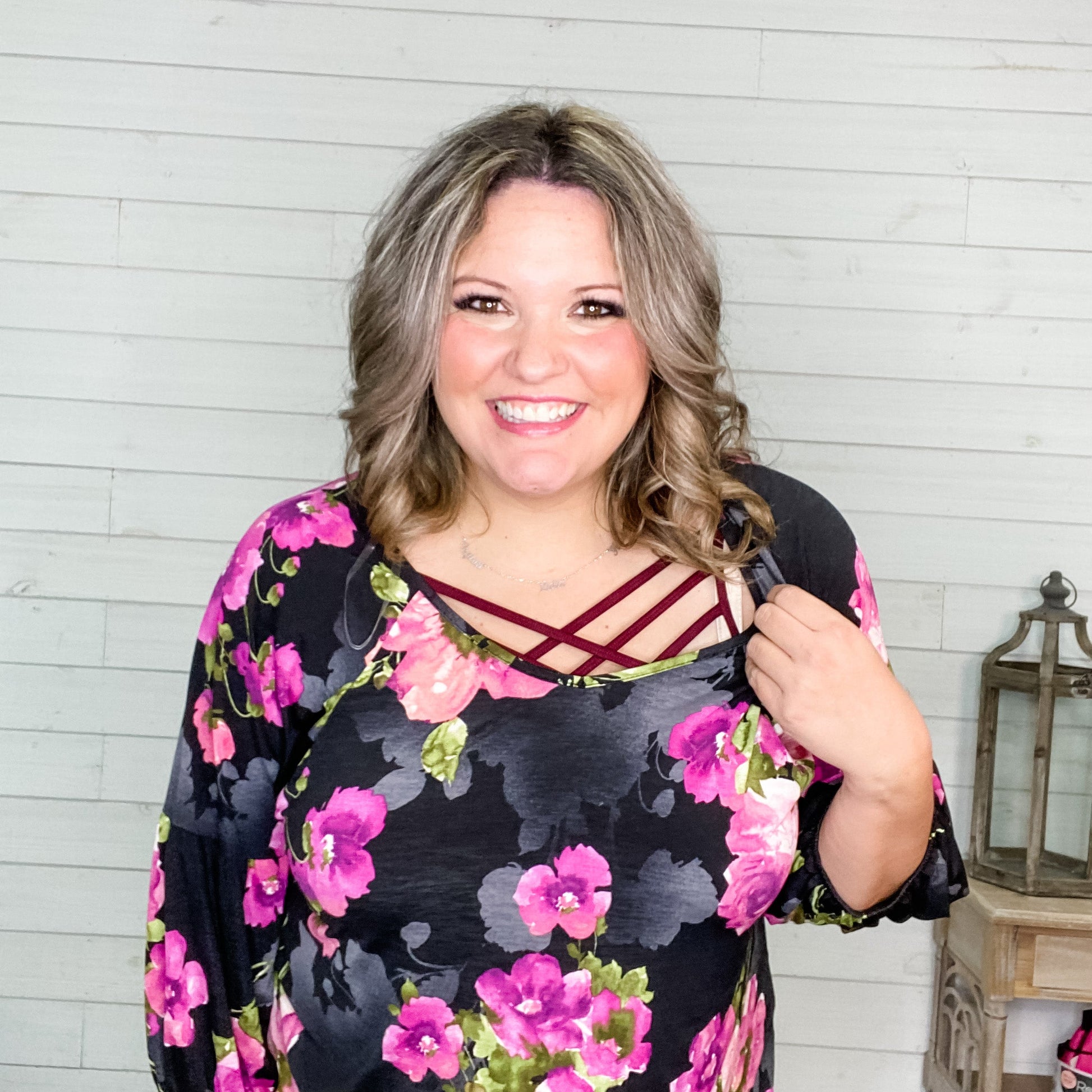 "Scarlett" Floral 3/4 Bubble Sleeve