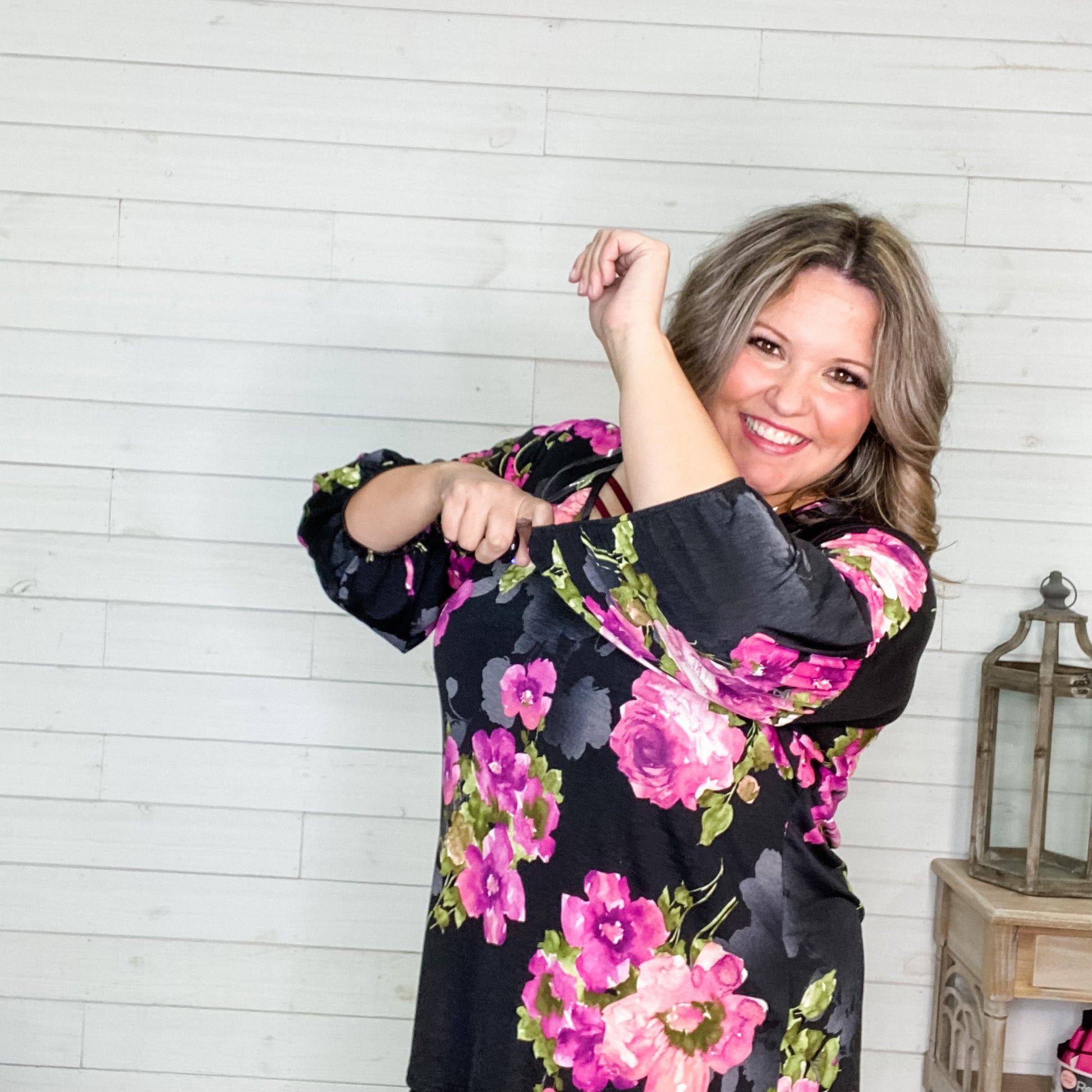 "Scarlett" Floral 3/4 Bubble Sleeve