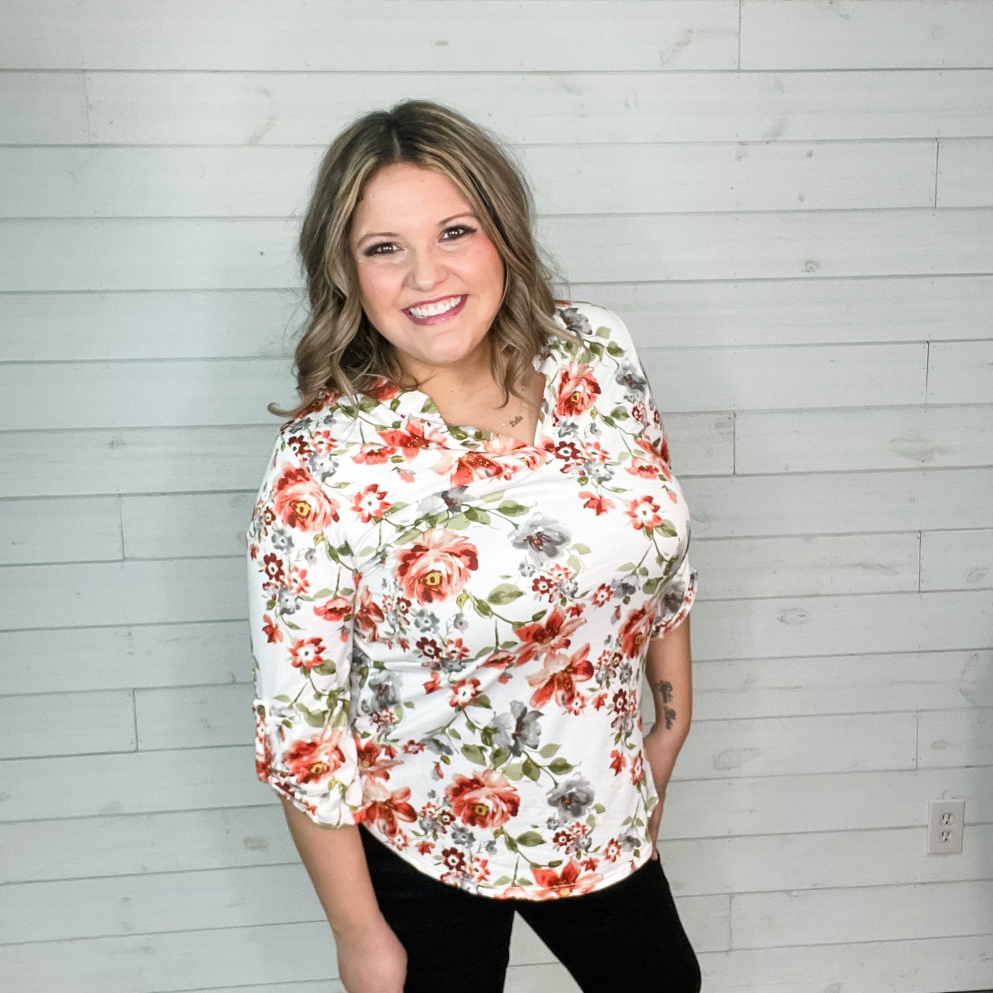 "Shilo" Floral 3/4 Split Neck