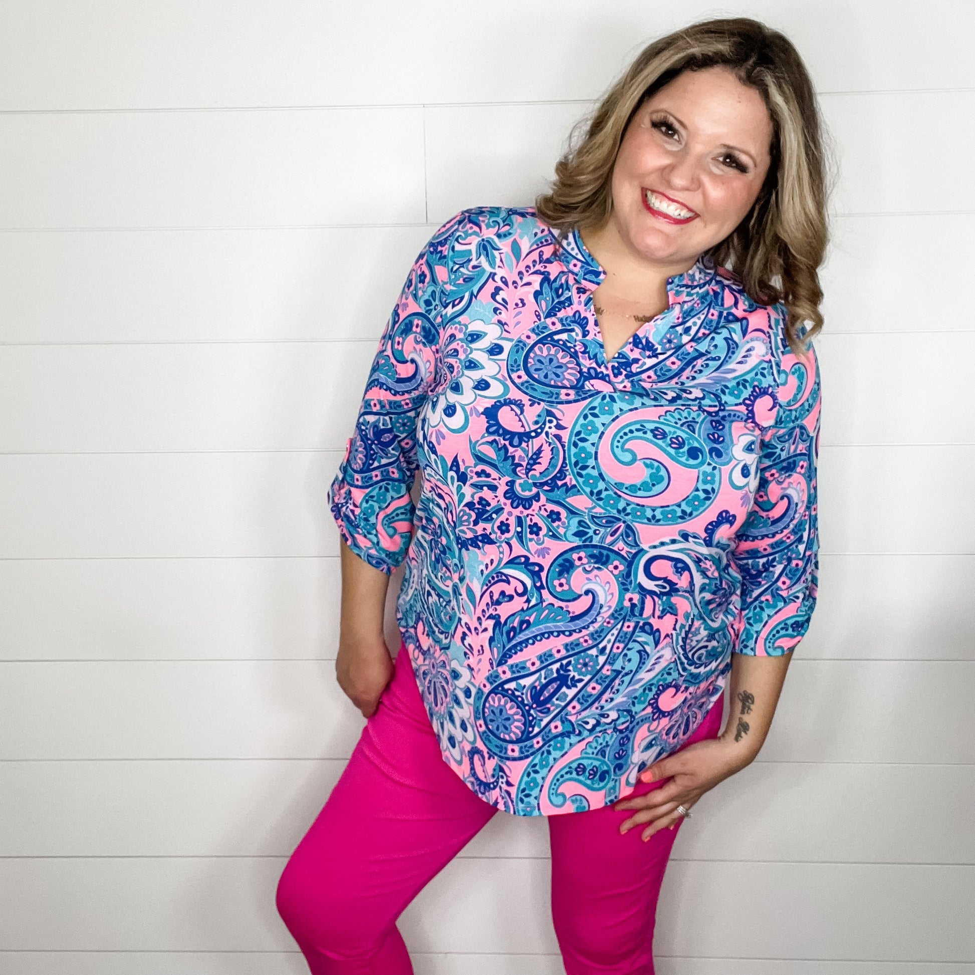 "Signal" Paisley Lizzy 3/4 Sleeve Split Neck Tops