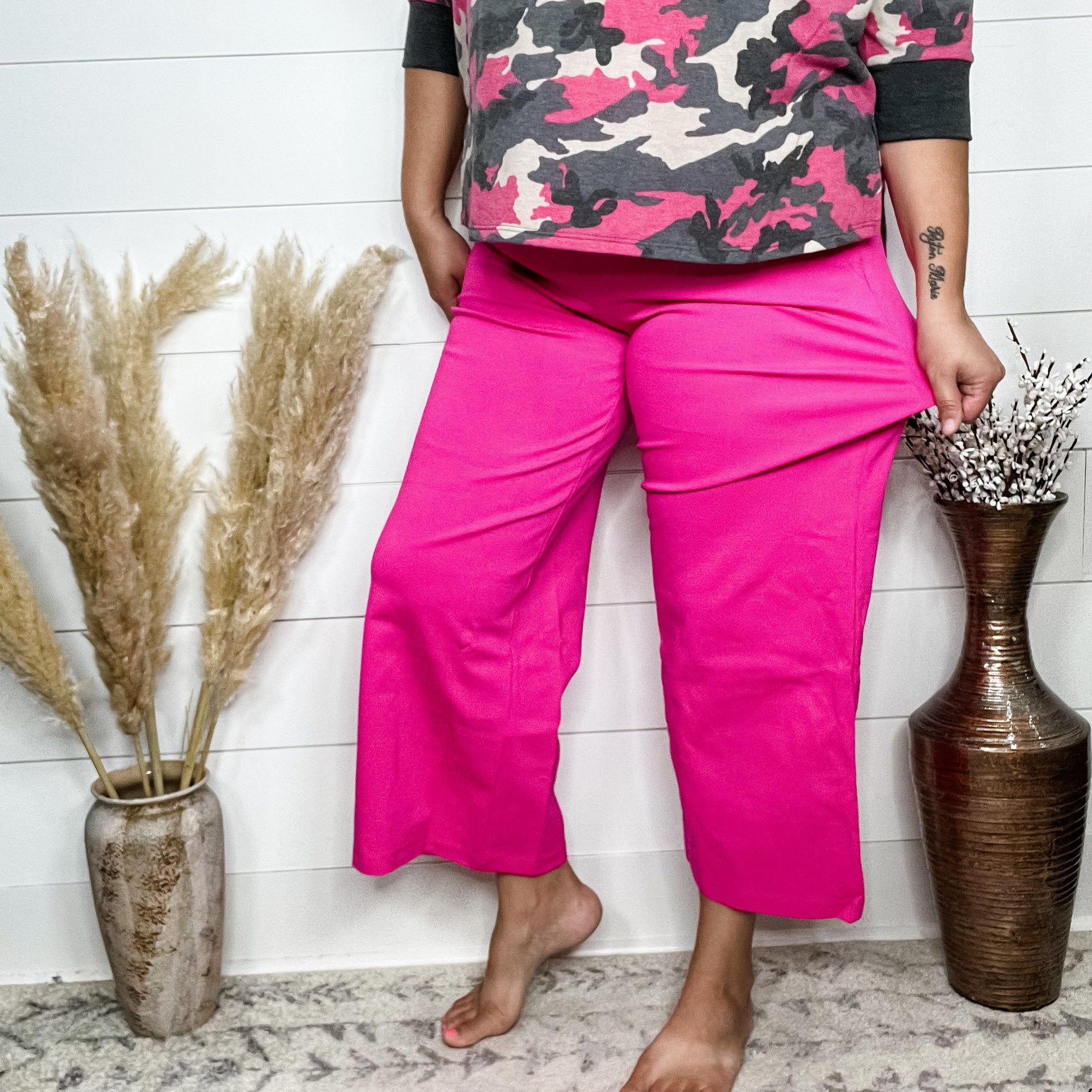 "Slight of Hand" Pull On Wide Leg Crop Trousers (Hot Pink)